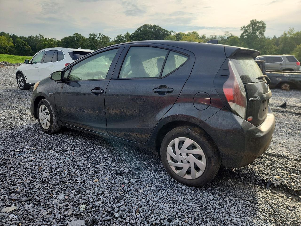 2015 TOYOTA PRIUS C ONE — снимка 2