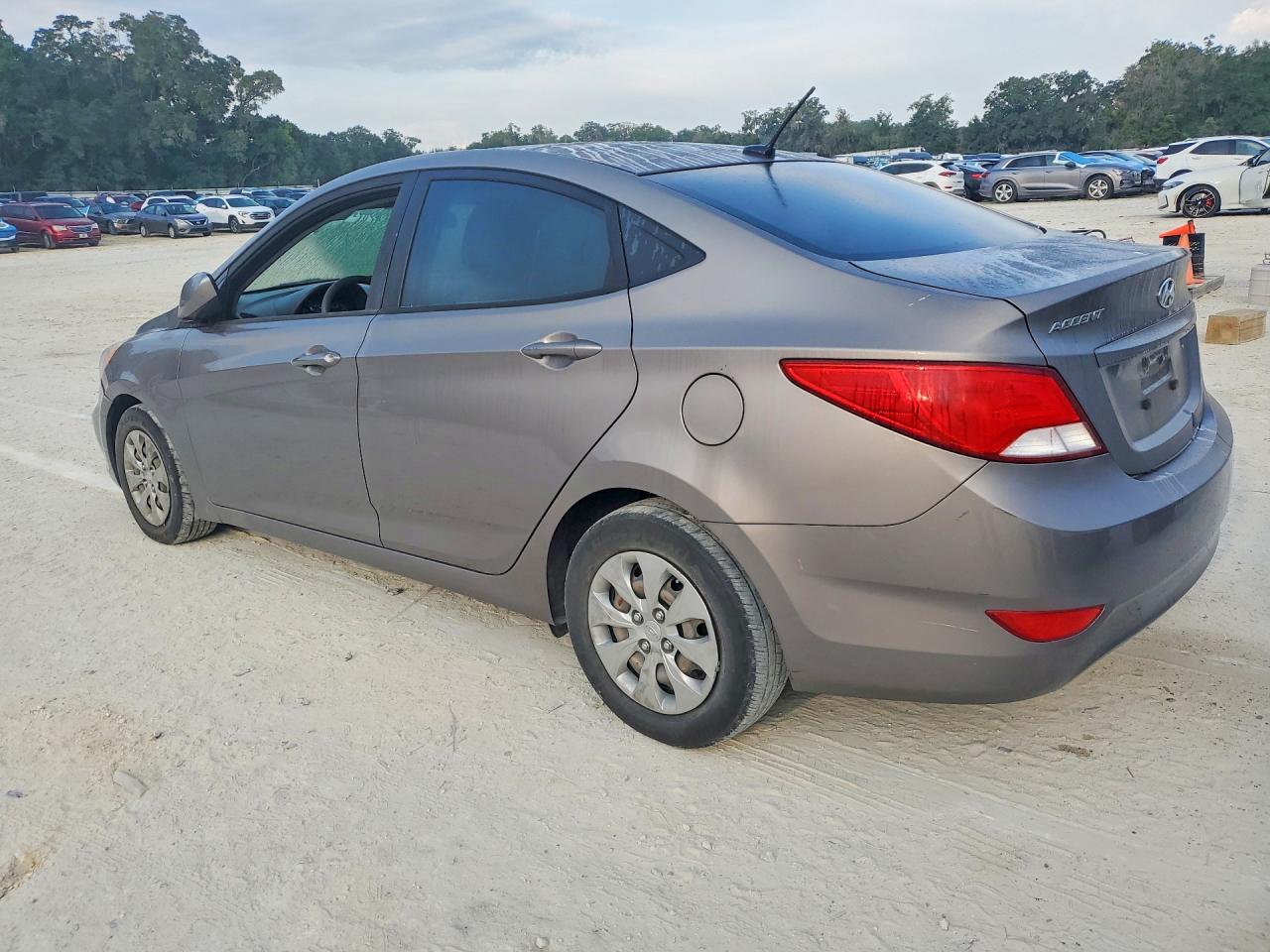 2017 HYUNDAI ACCENT SE — снимка 2