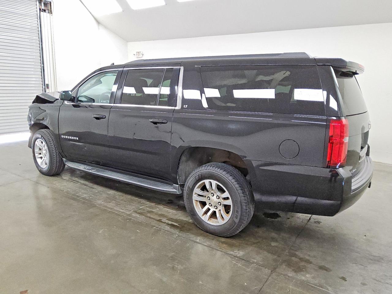 2018 CHEVROLET SUBURBAN C1500 LT — снимка 2