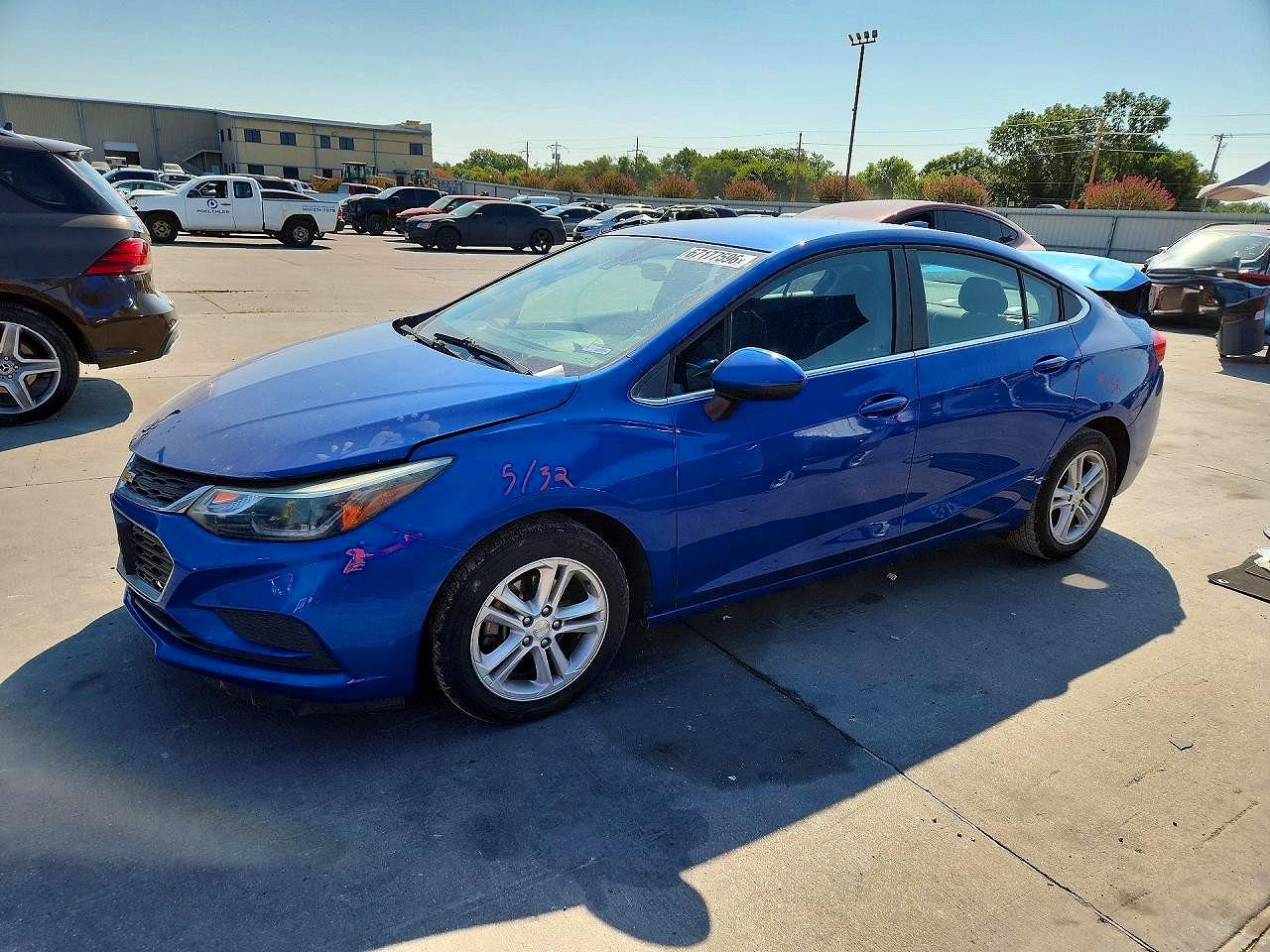 2017 CHEVROLET CRUZE LT