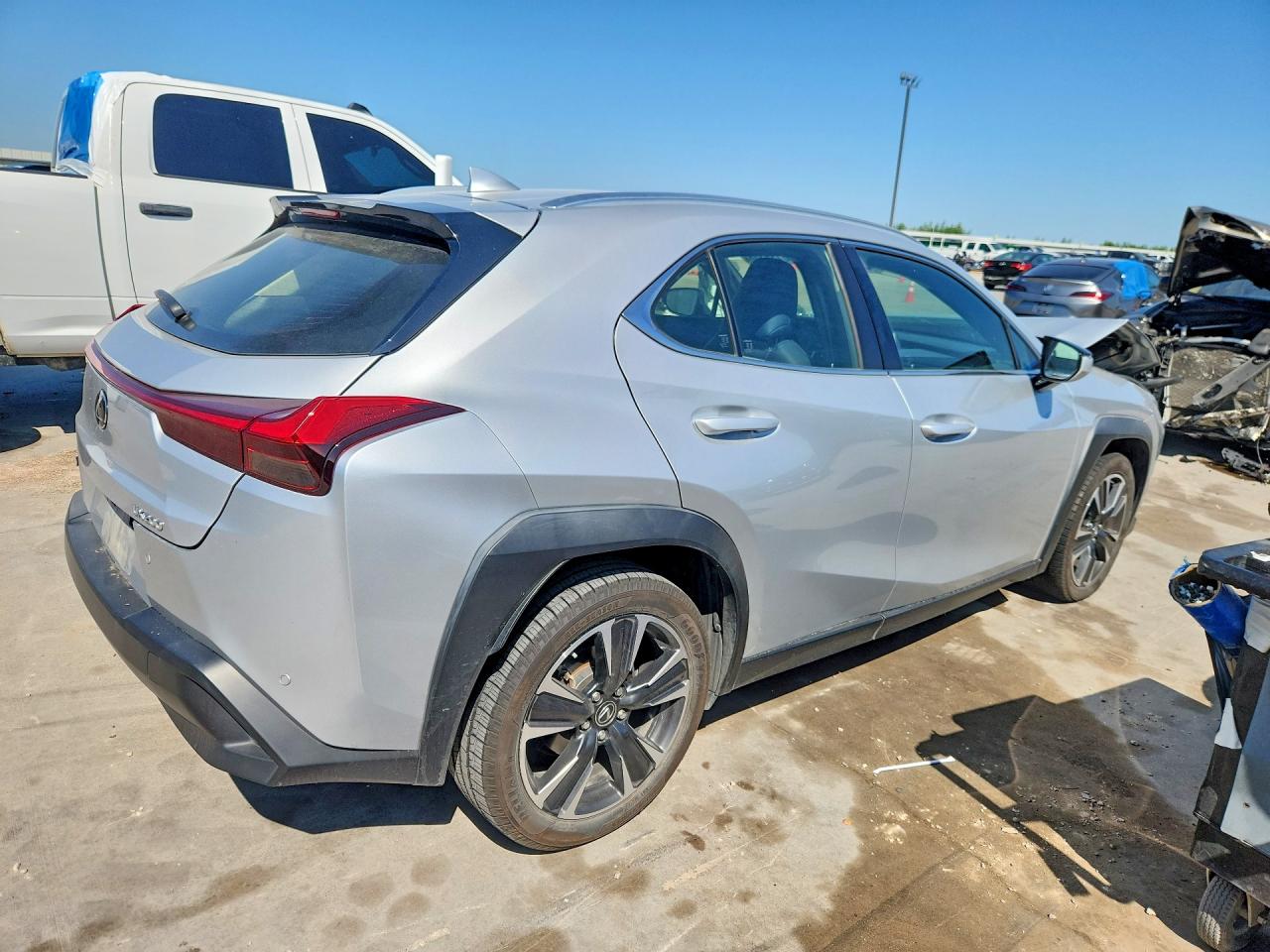 2019 LEXUS UX 200 — снимка 3
