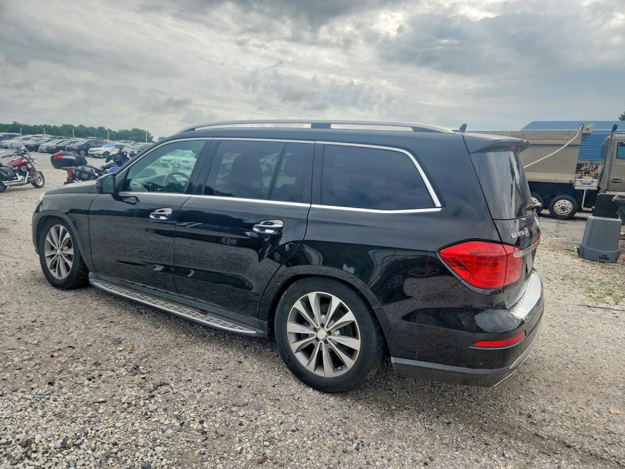 2013 MERCEDES-BENZ GL 450 4MATIC — снимка 2