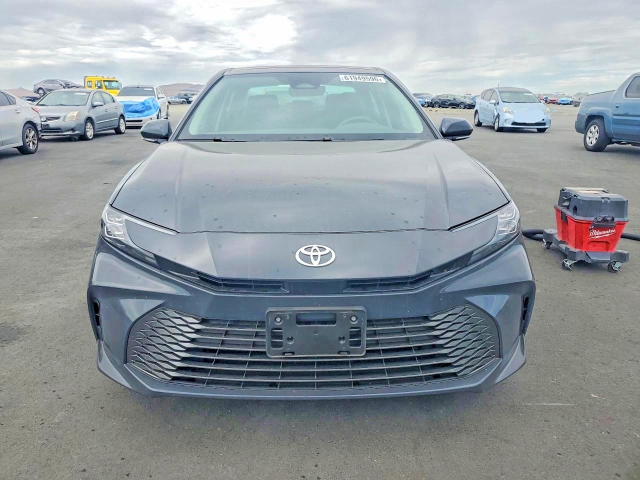 2025 TOYOTA CAMRY XLE — снимка 5
