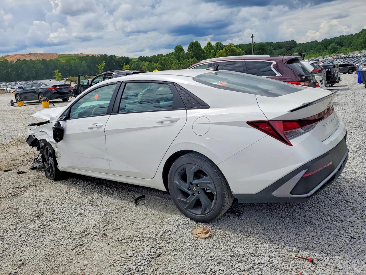 2026 HYUNDAI ELANTRA SEL SPORT — снимка 2