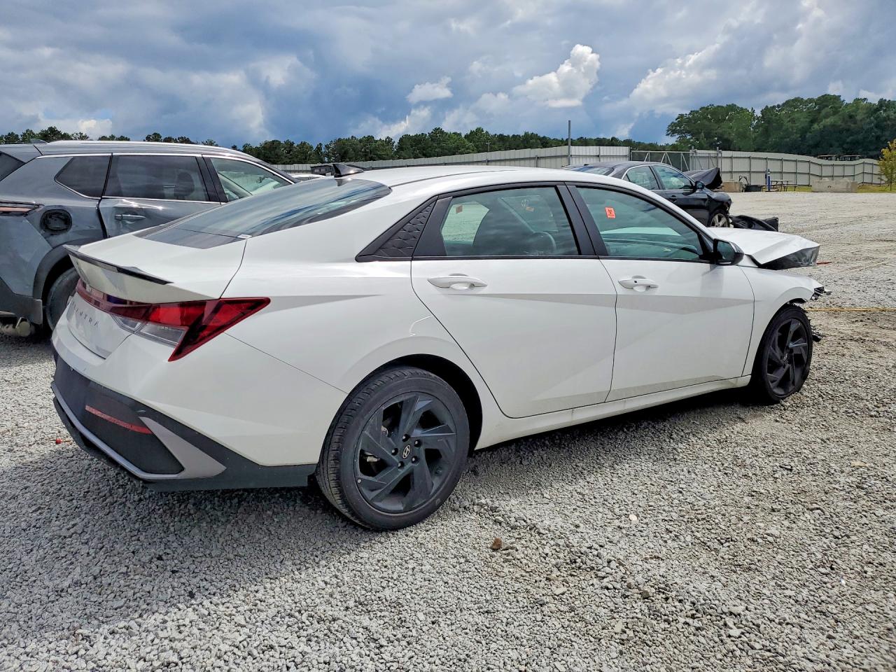 2026 HYUNDAI ELANTRA SEL SPORT — снимка 3