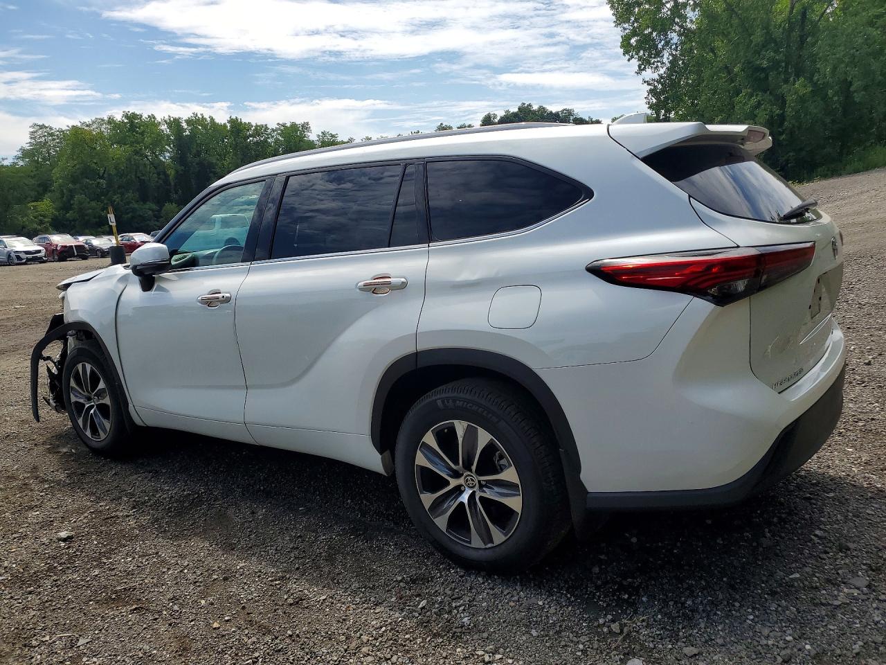 2022 TOYOTA HIGHLANDER XLE — снимка 2