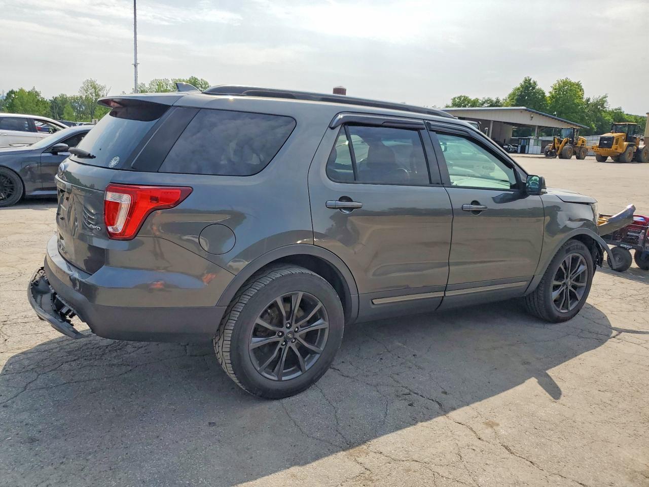 2017 FORD EXPLORER XLT — снимка 3