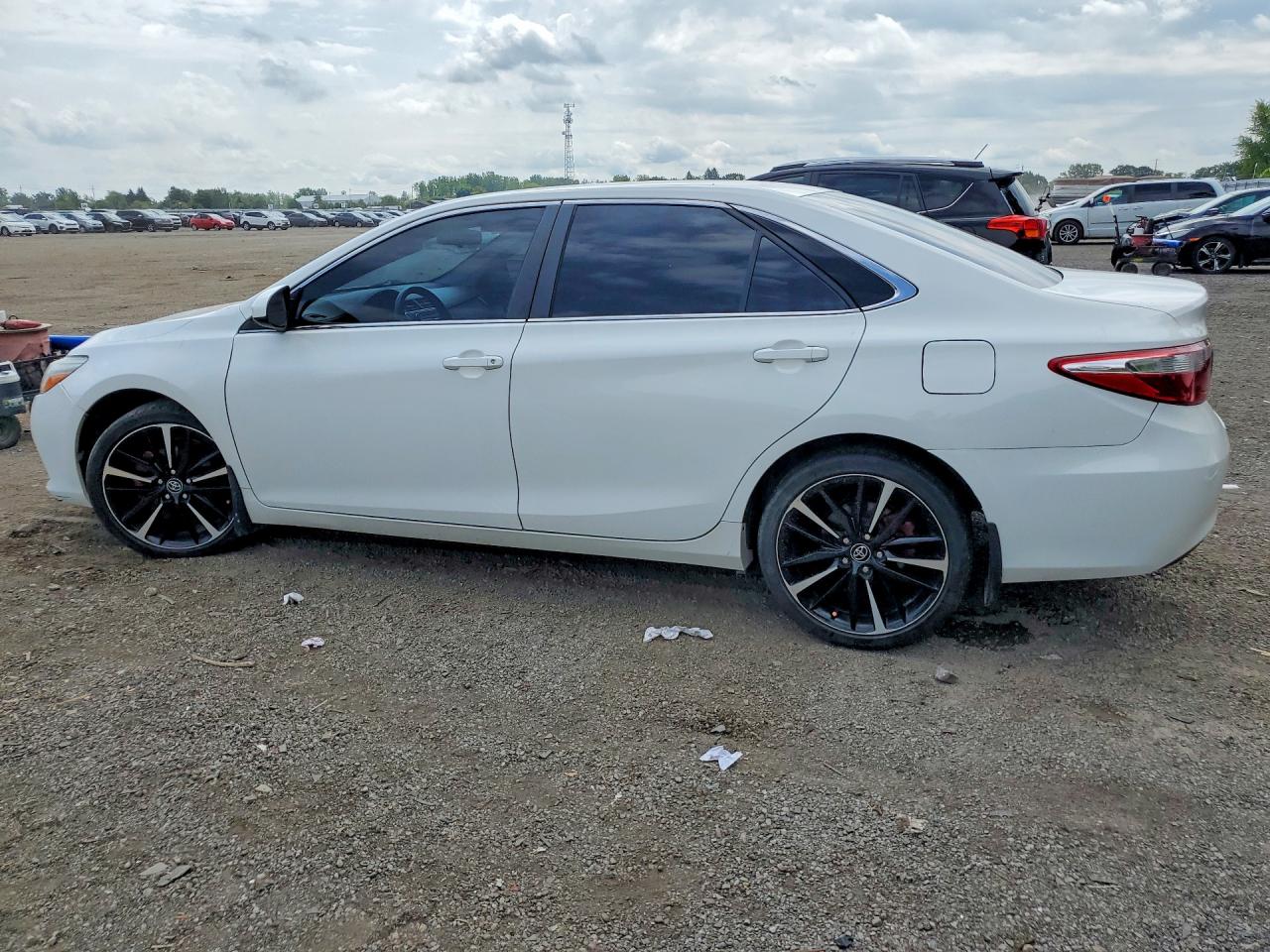 2017 TOYOTA CAMRY LE — снимка 2