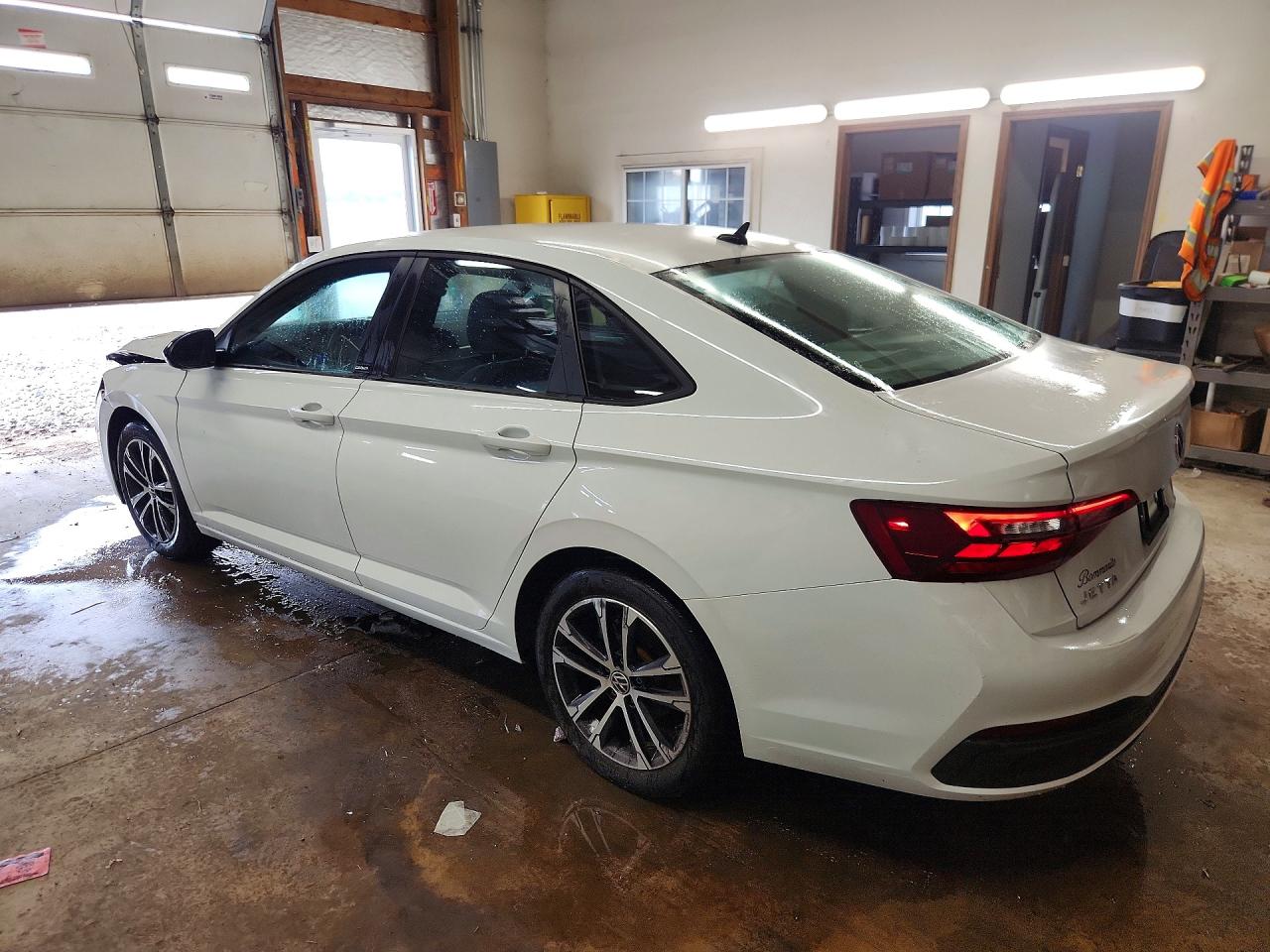 2024 VOLKSWAGEN JETTA SPORT — снимка 2
