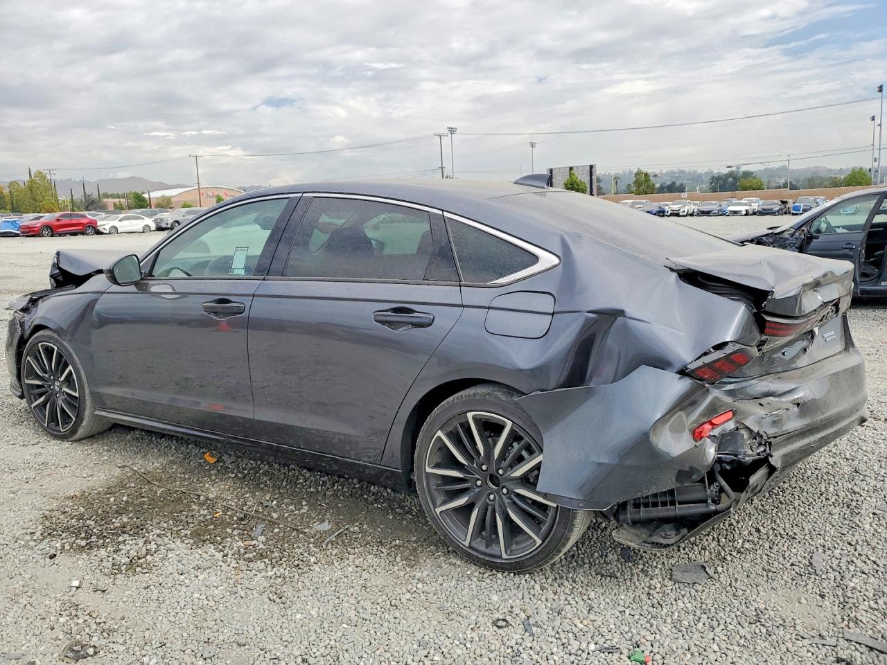 2026 HONDA ACCORD TOURING HYBRID — снимка 2