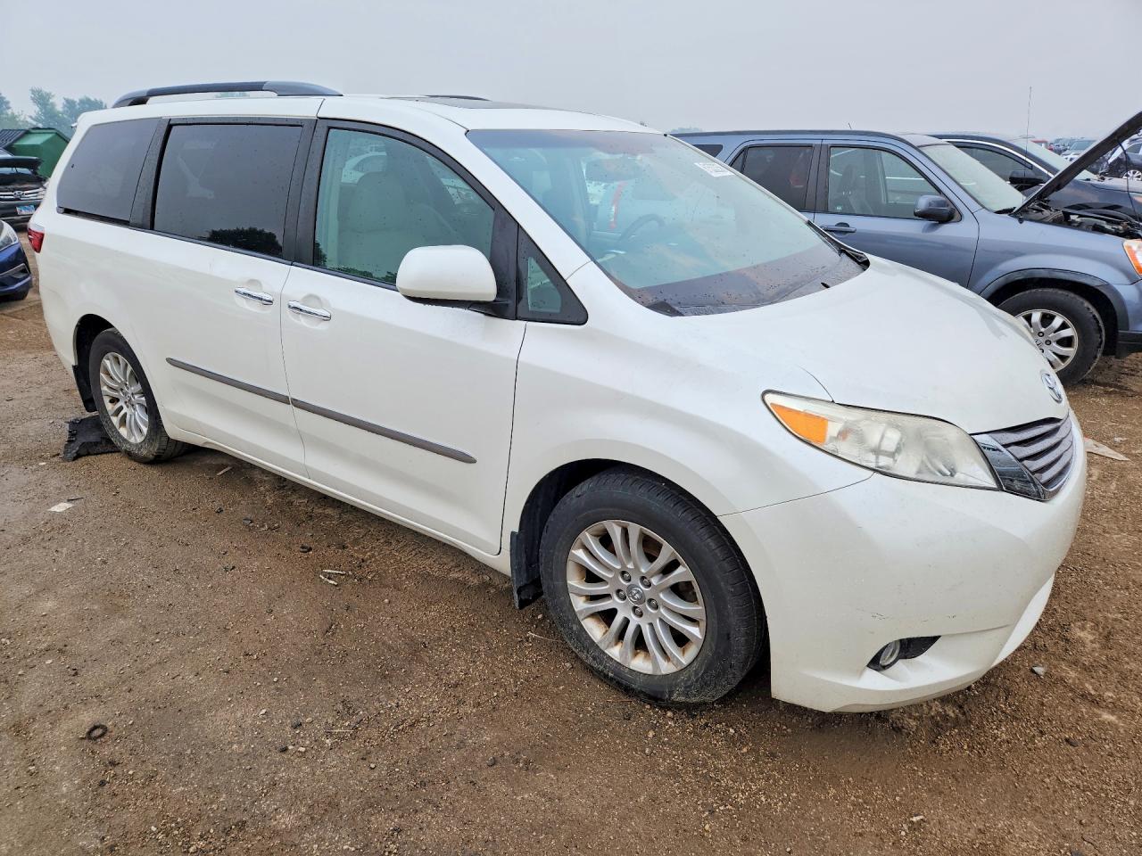 2017 TOYOTA SIENNA XLE 8-PASSENGER — снимка 4