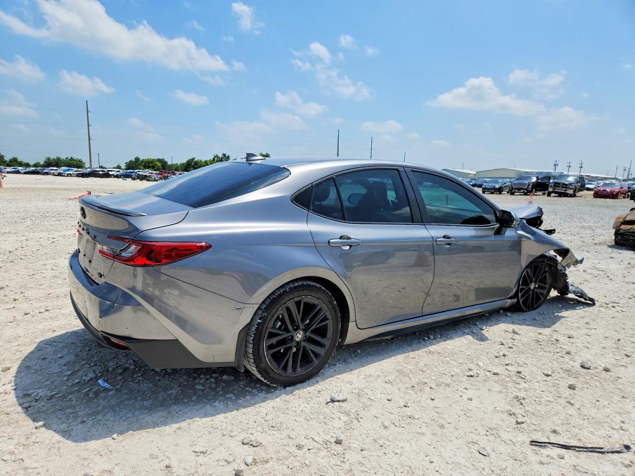 2025 TOYOTA CAMRY SE — снимка 3