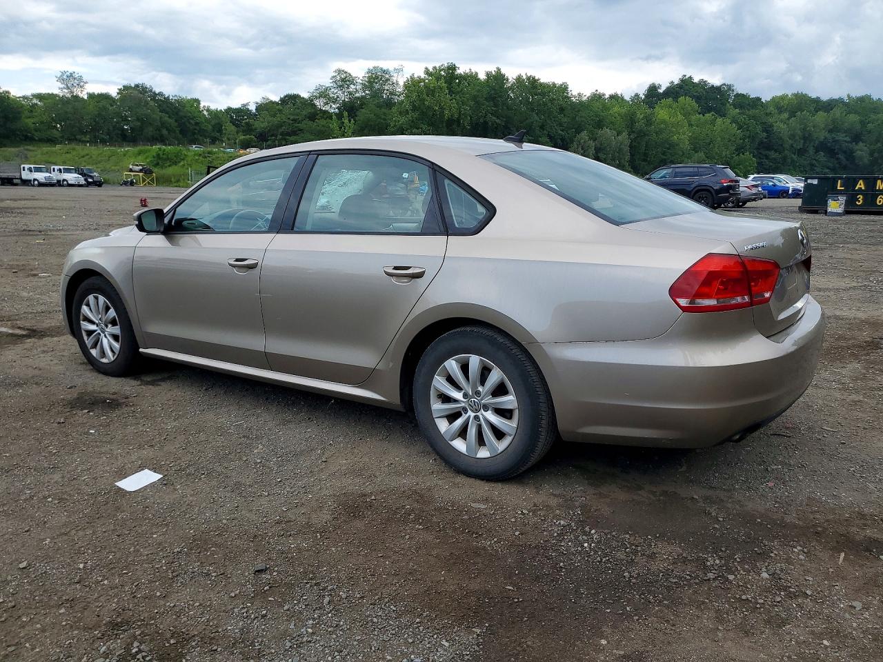 2015 VOLKSWAGEN PASSAT S — снимка 2