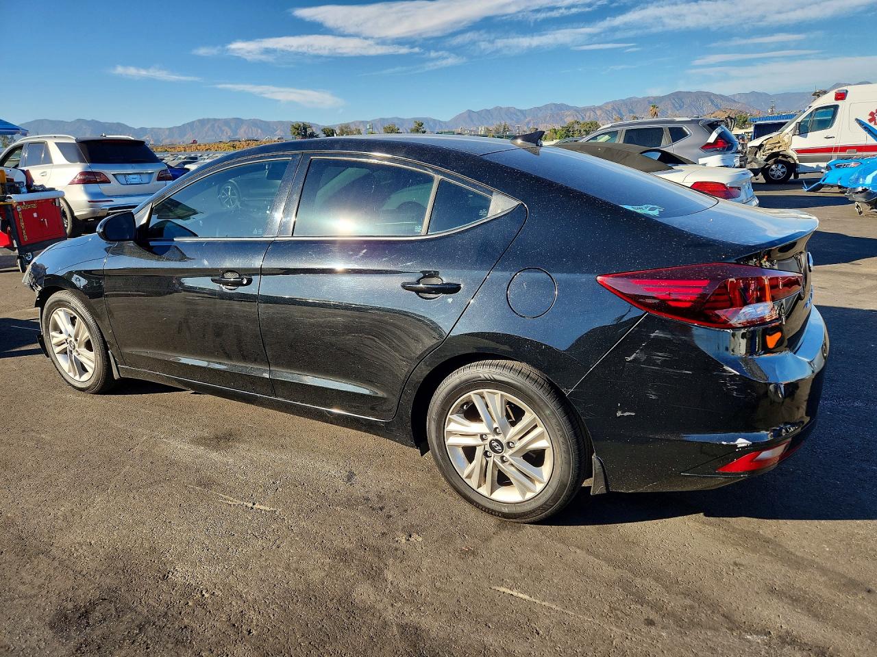 2020 HYUNDAI ELANTRA SEL — снимка 2