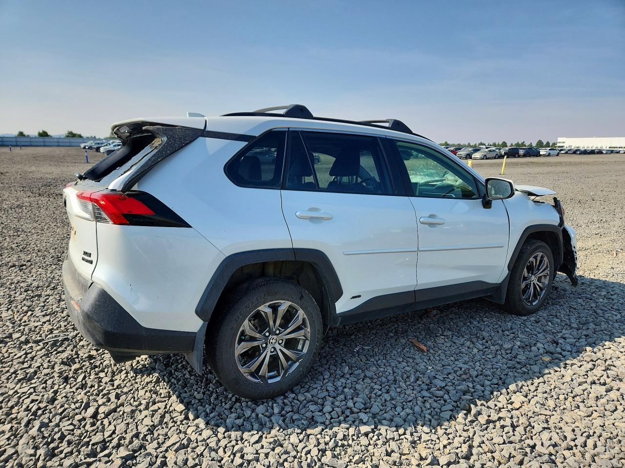 2024 TOYOTA RAV4 XLE PREMIUM — снимка 3