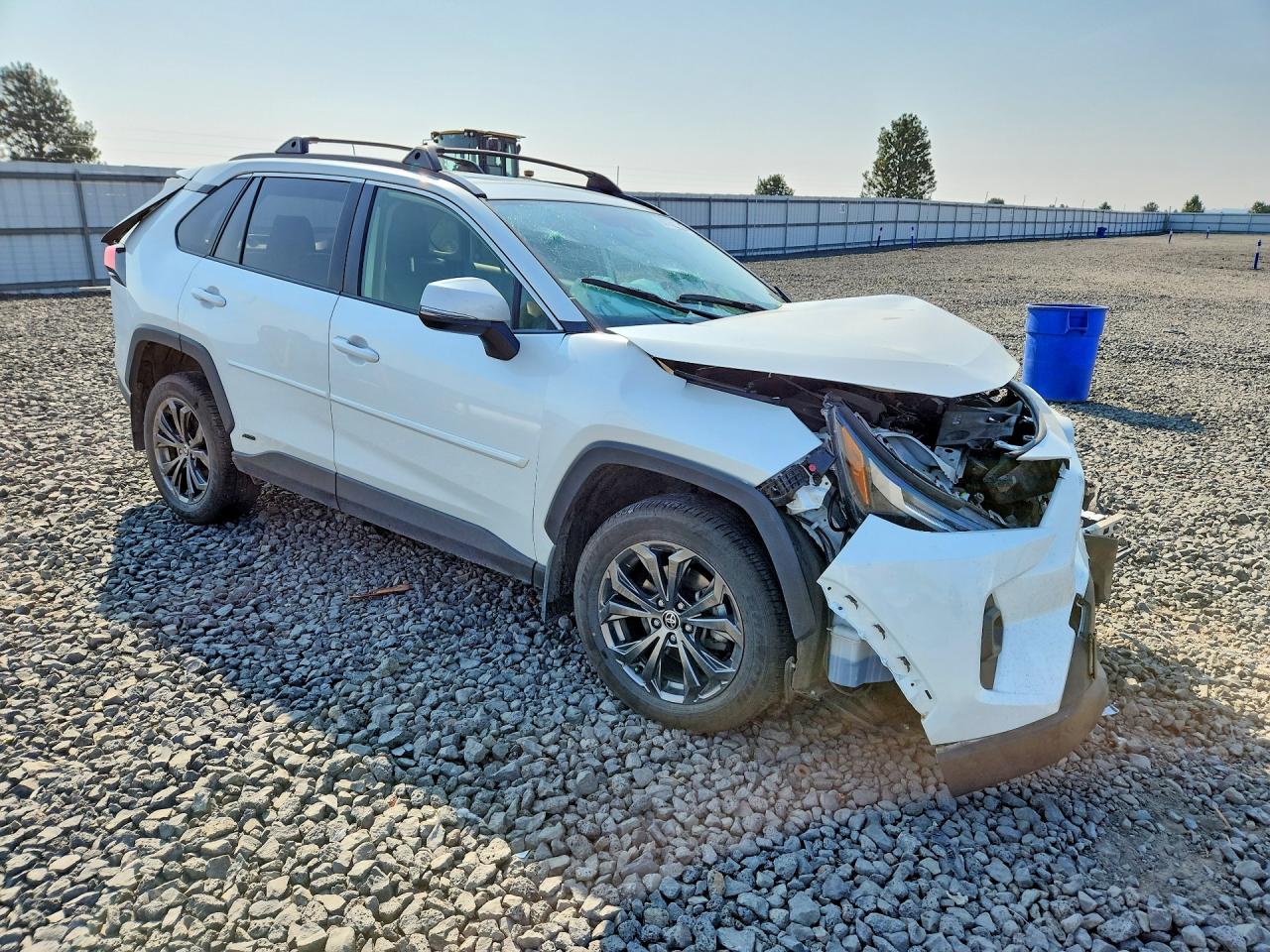 2024 TOYOTA RAV4 XLE PREMIUM — снимка 4
