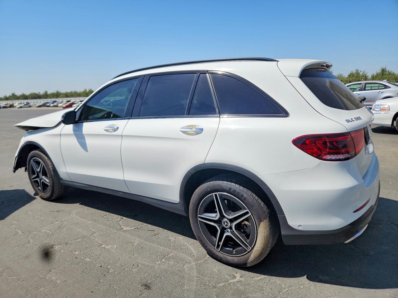 2021 MERCEDES-BENZ GLC 300 — снимка 2