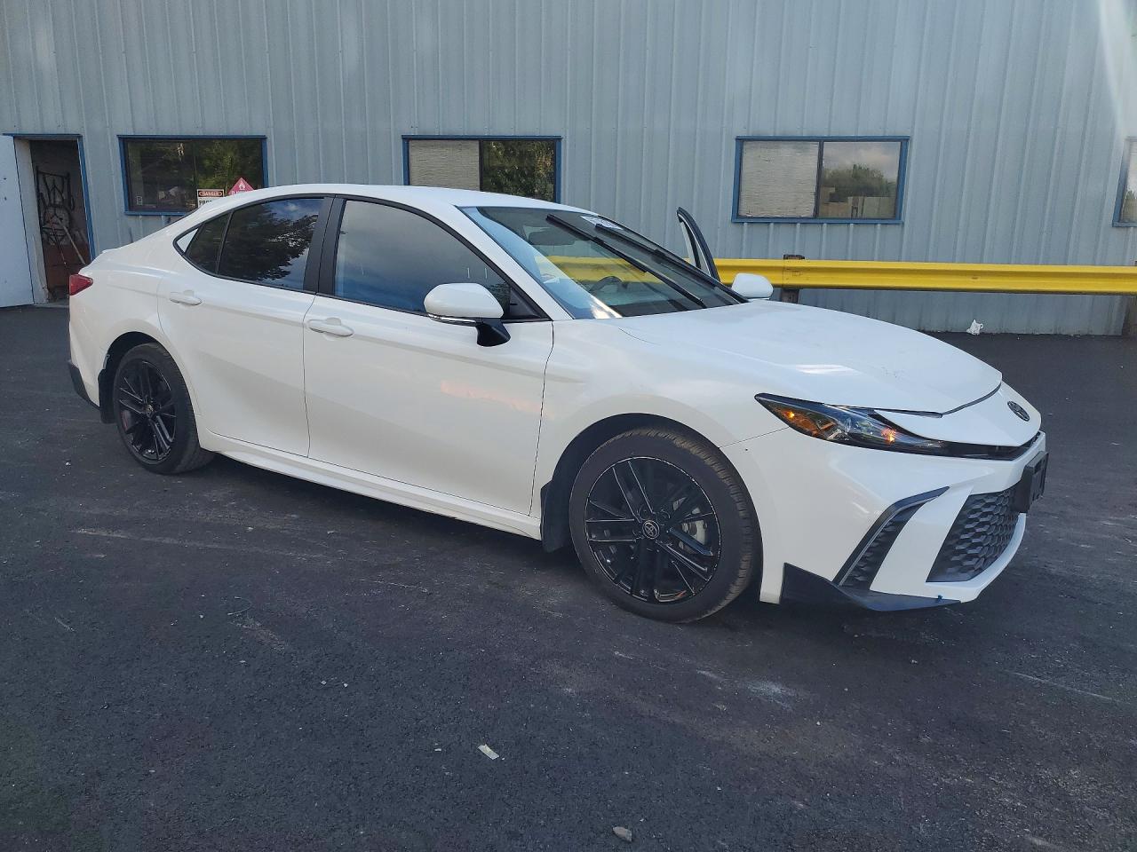 2026 TOYOTA CAMRY SE — снимка 4