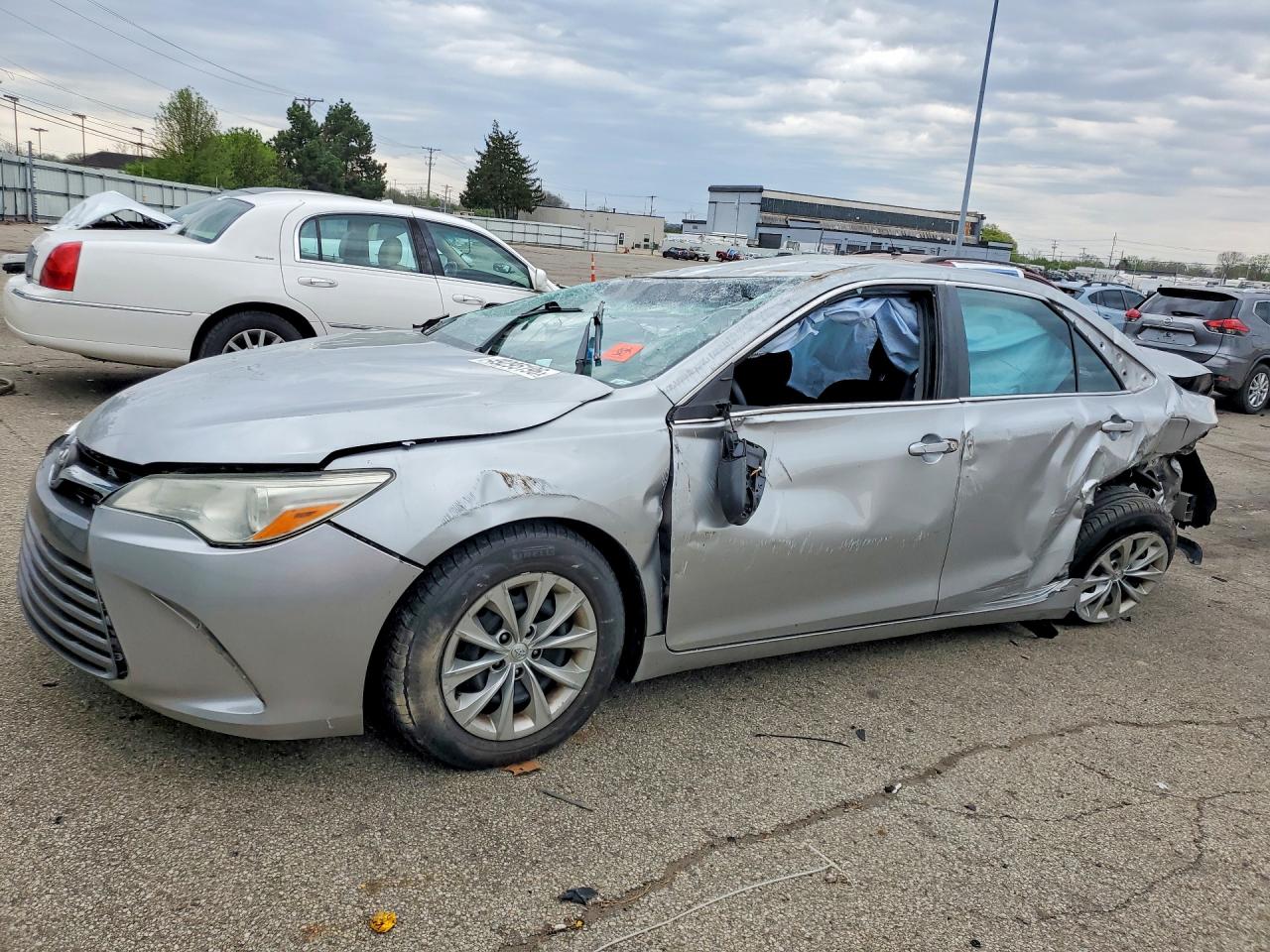 2016 TOYOTA CAMRY LE