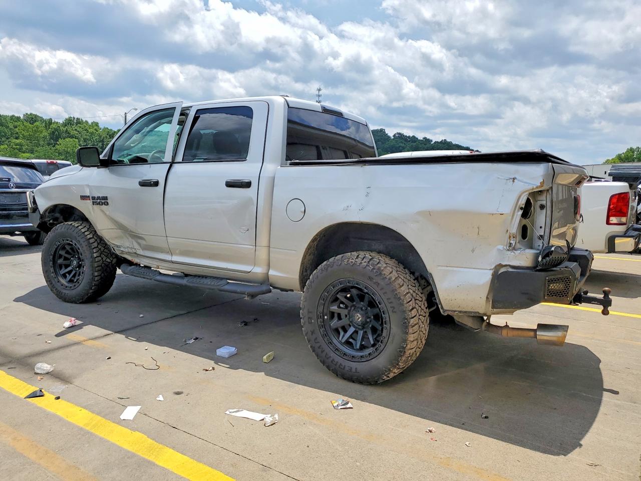 2015 RAM 1500 ST — снимка 2
