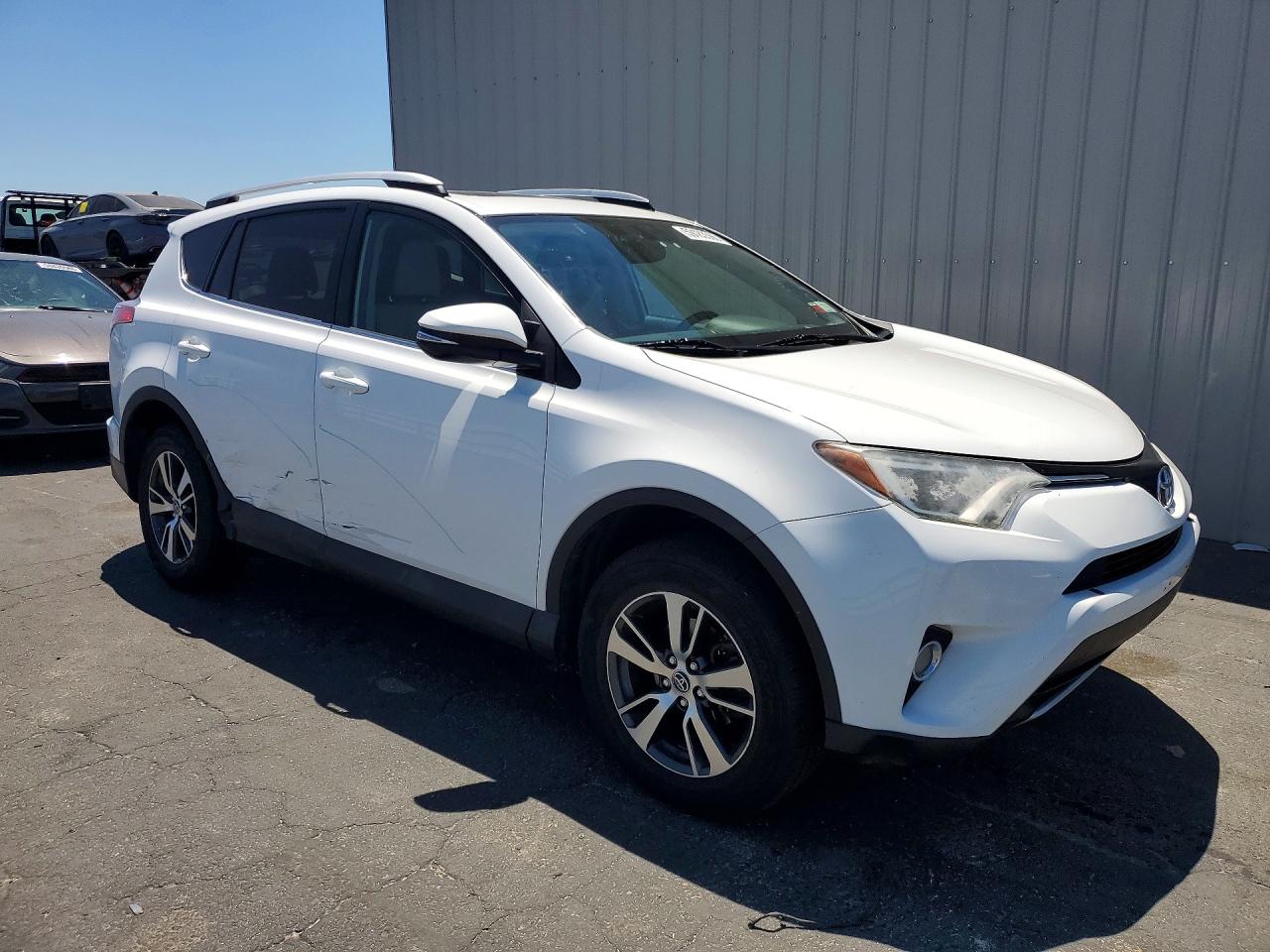 2016 TOYOTA RAV4 XLE FWD XLE — снимка 4