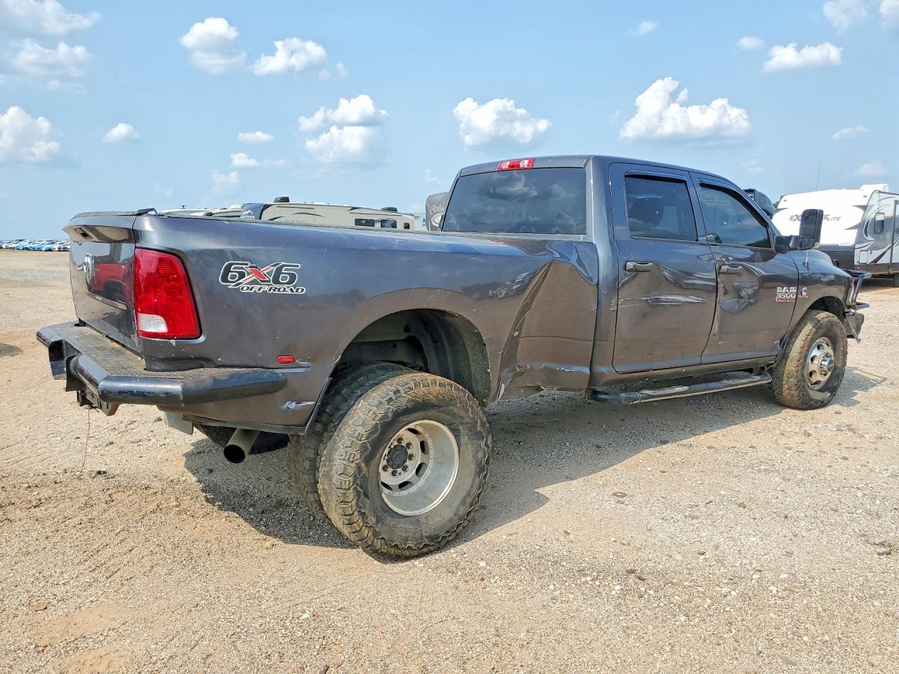 2016 RAM 3500 ST — снимка 3