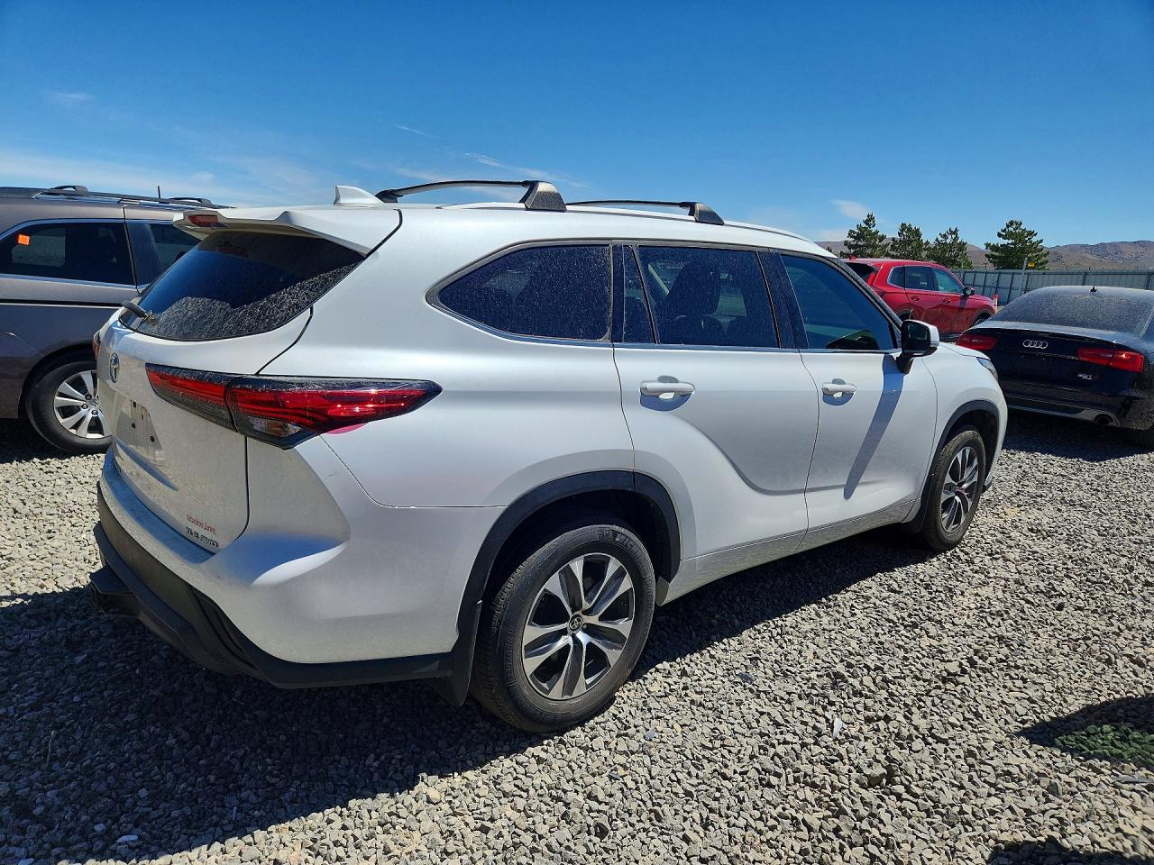 2022 TOYOTA HIGHLANDER XLE — снимка 3