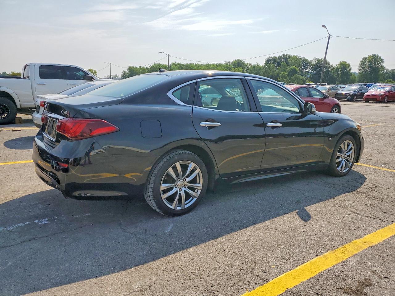 2017 INFINITI Q70 3.7 — снимка 3