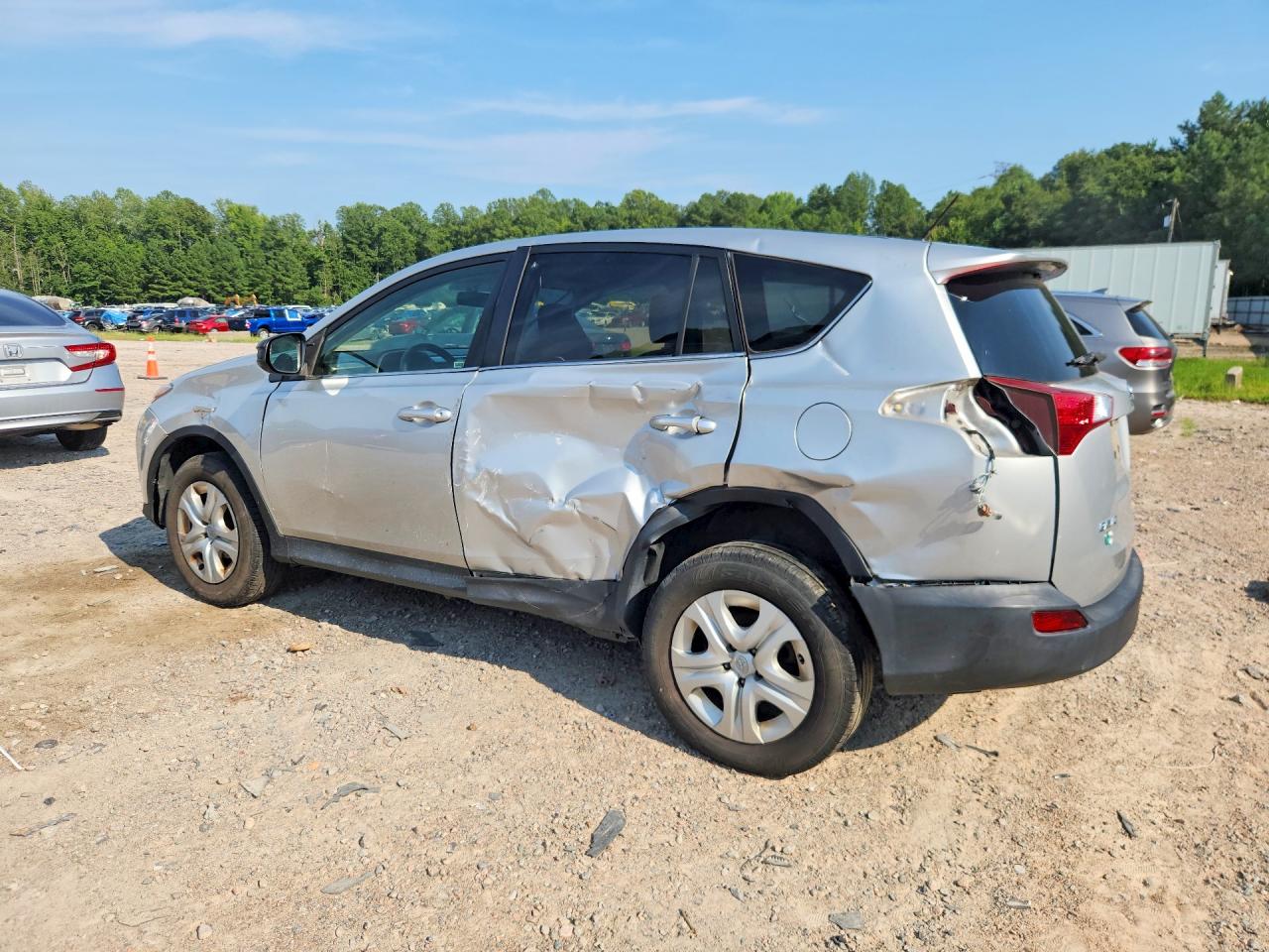 2015 TOYOTA RAV4 LE — снимка 2