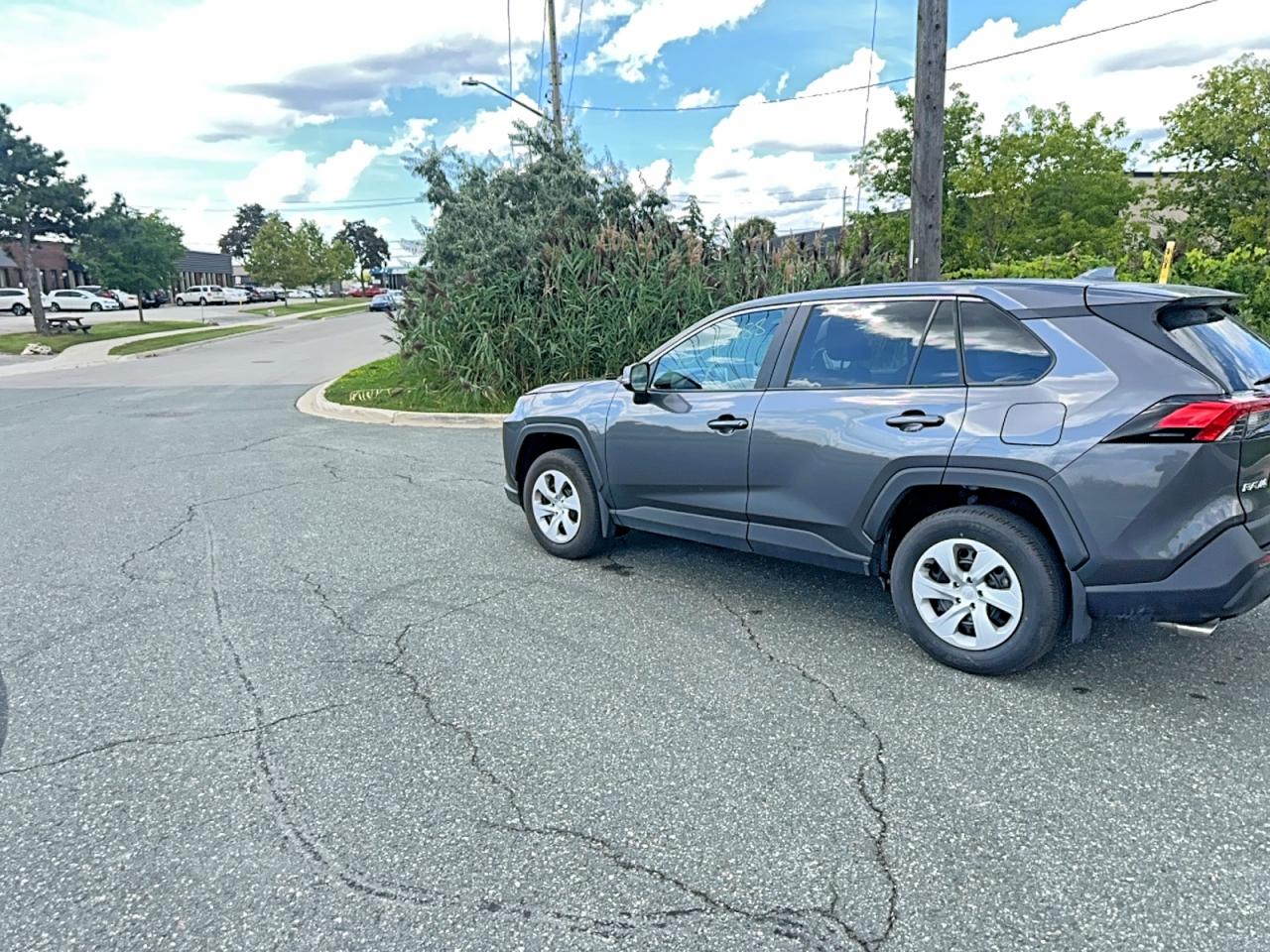 2025 TOYOTA RAV4 LE — снимка 3