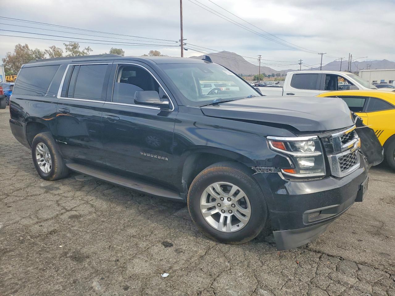 2019 CHEVROLET SUBURBAN C1500 LT — снимка 4
