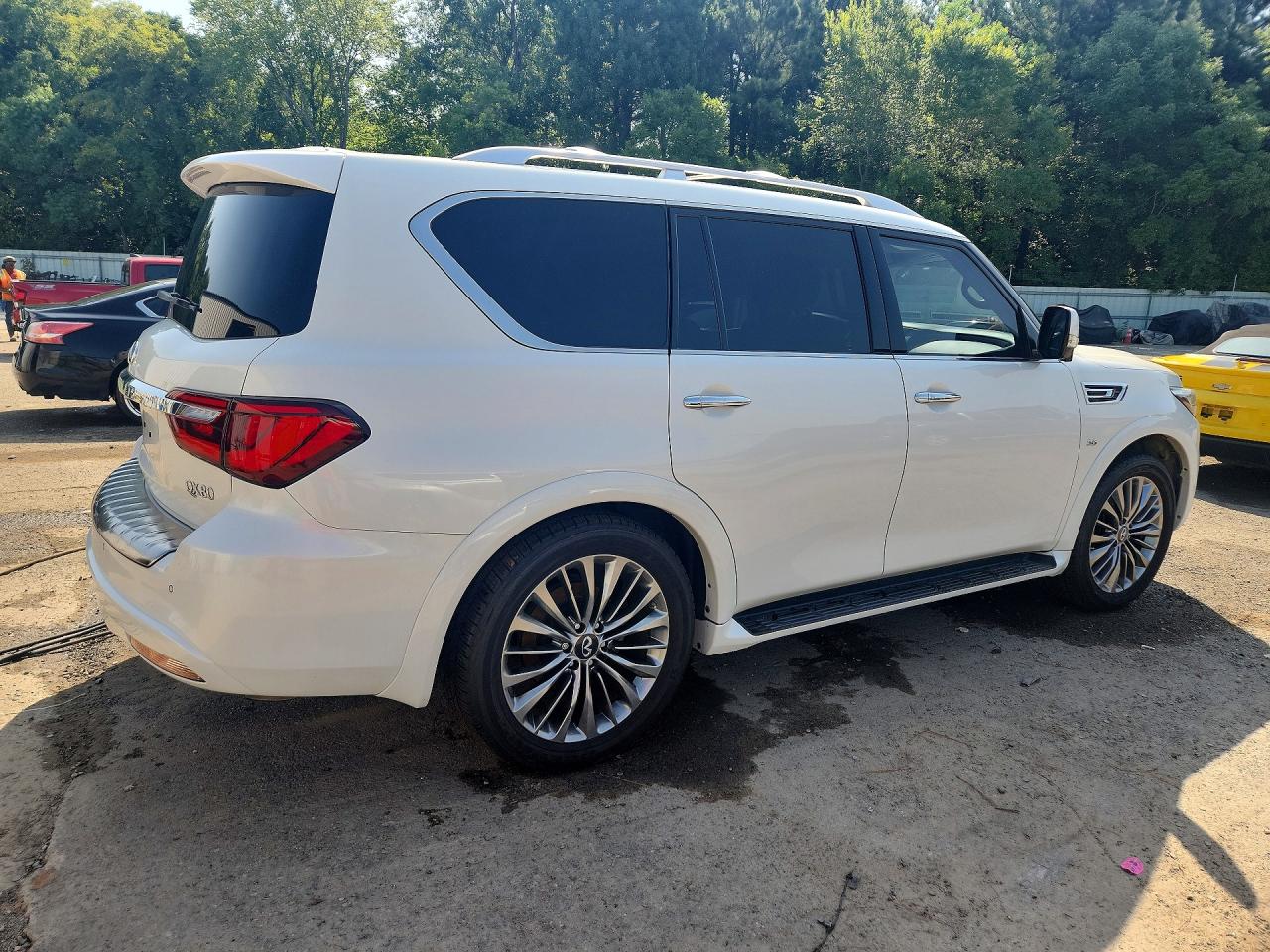 2019 INFINITI QX80 LUXE — снимка 3