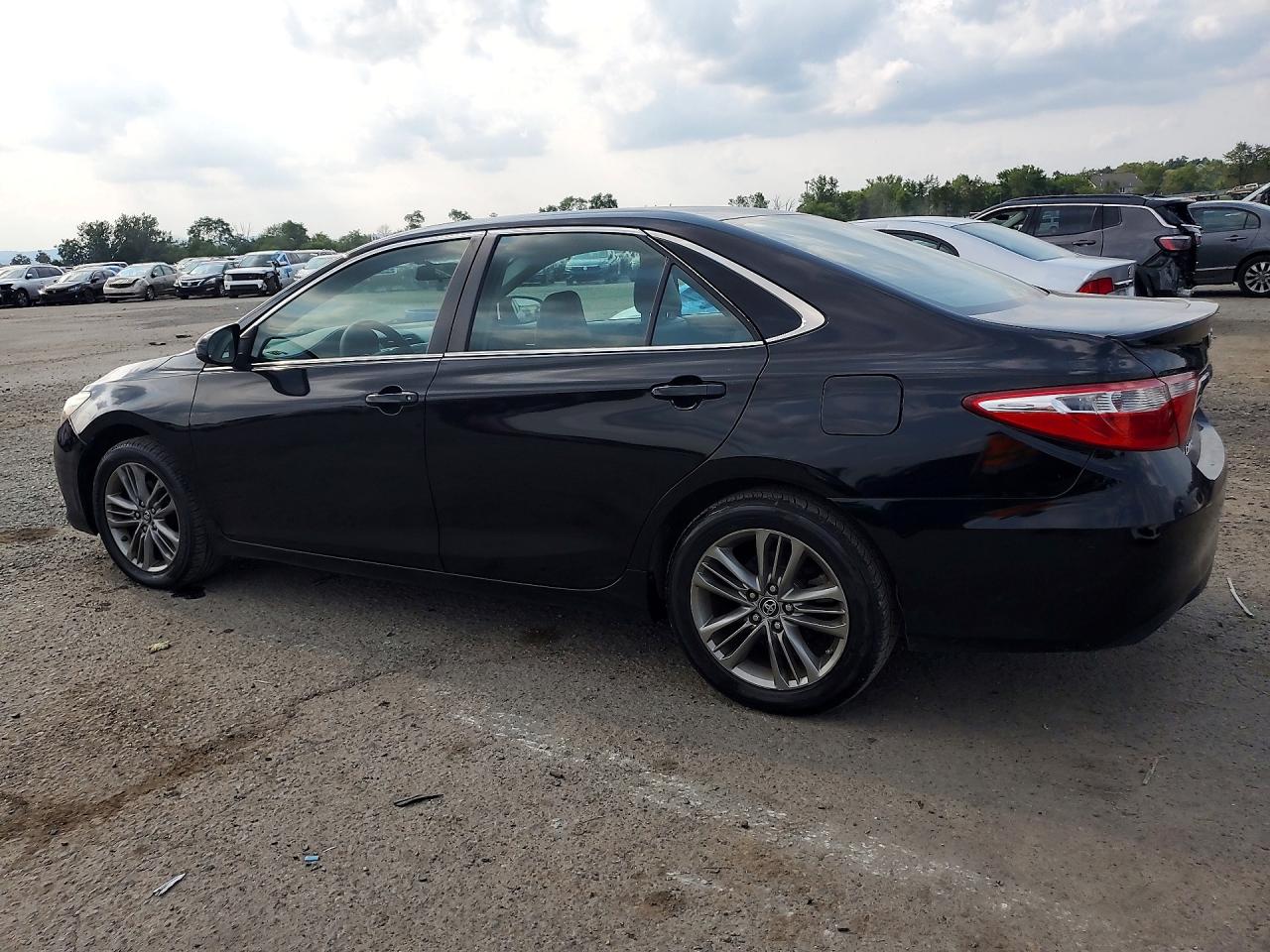 2017 TOYOTA CAMRY SE — снимка 2