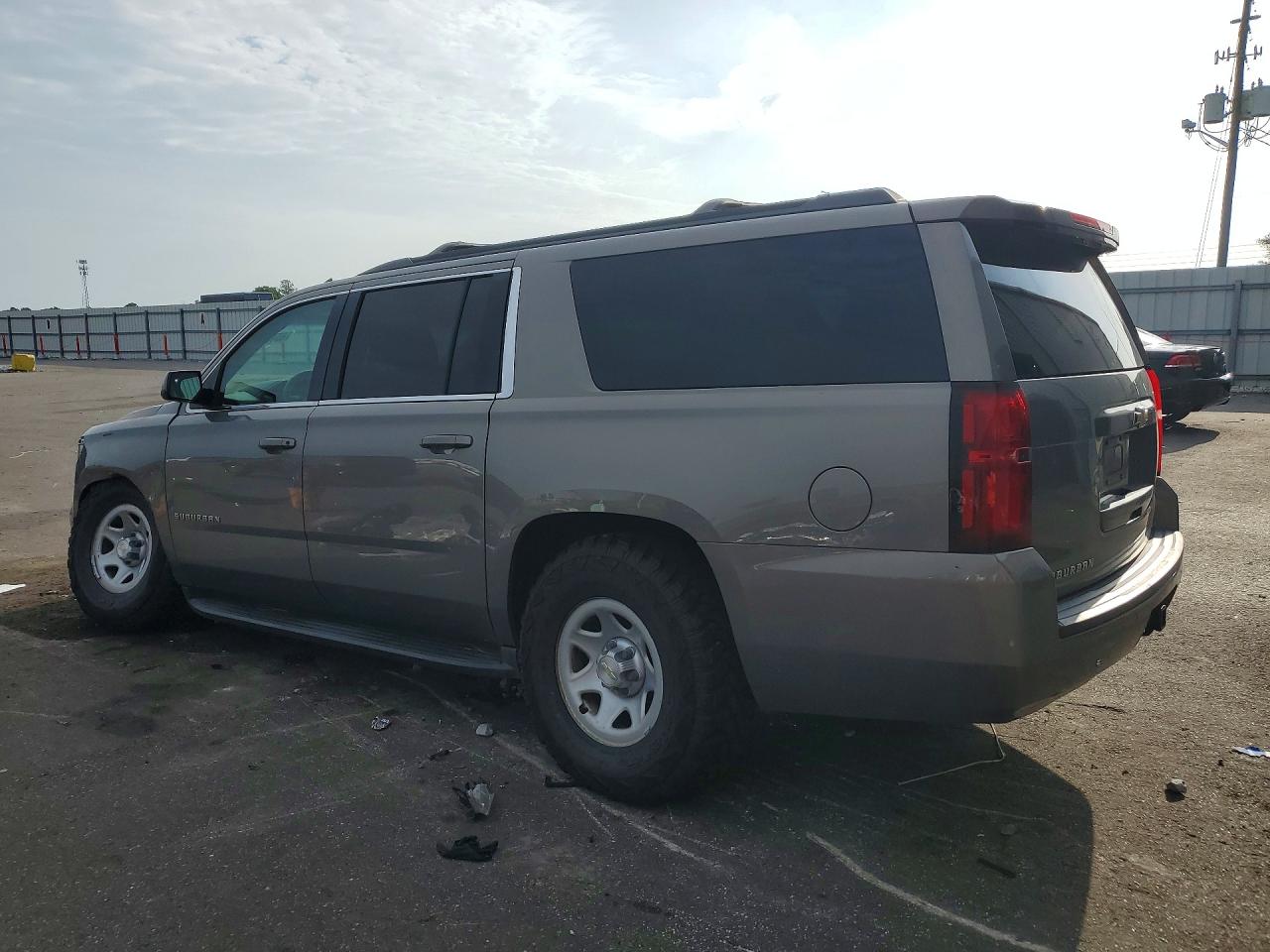 2018 CHEVROLET SUBURBAN K1500 — снимка 2