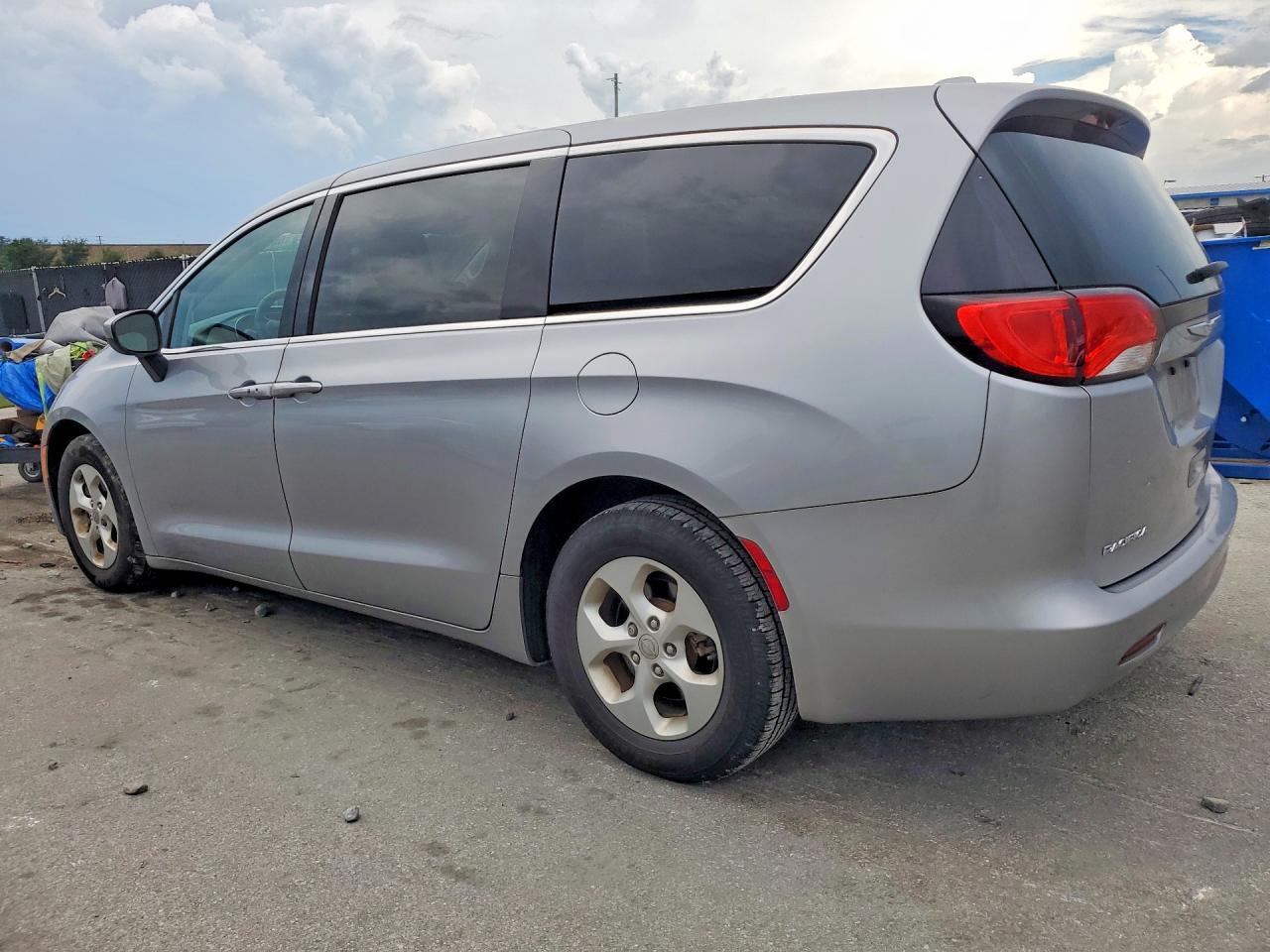 2017 CHRYSLER PACIFICA LX — снимка 2