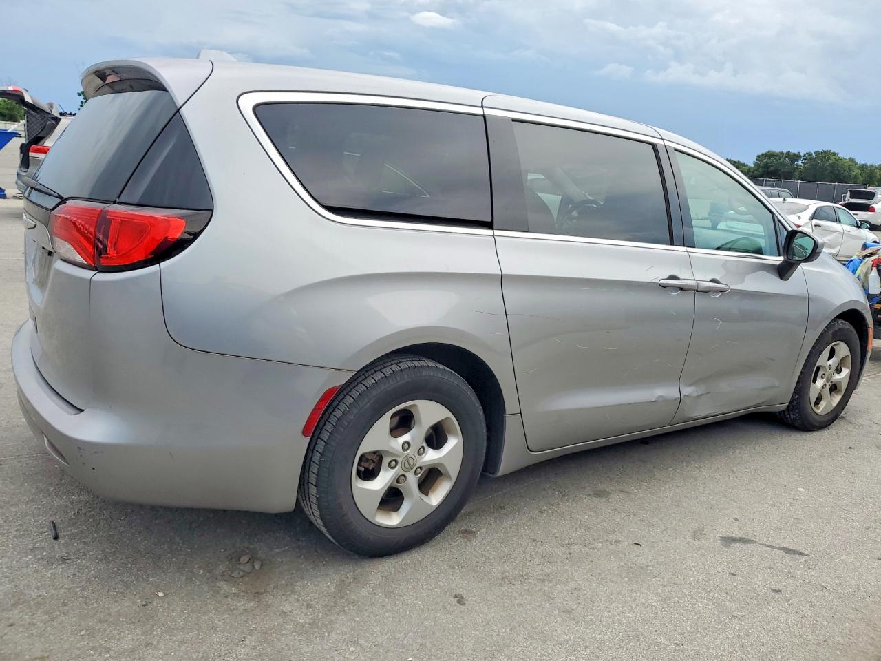 2017 CHRYSLER PACIFICA LX — снимка 3