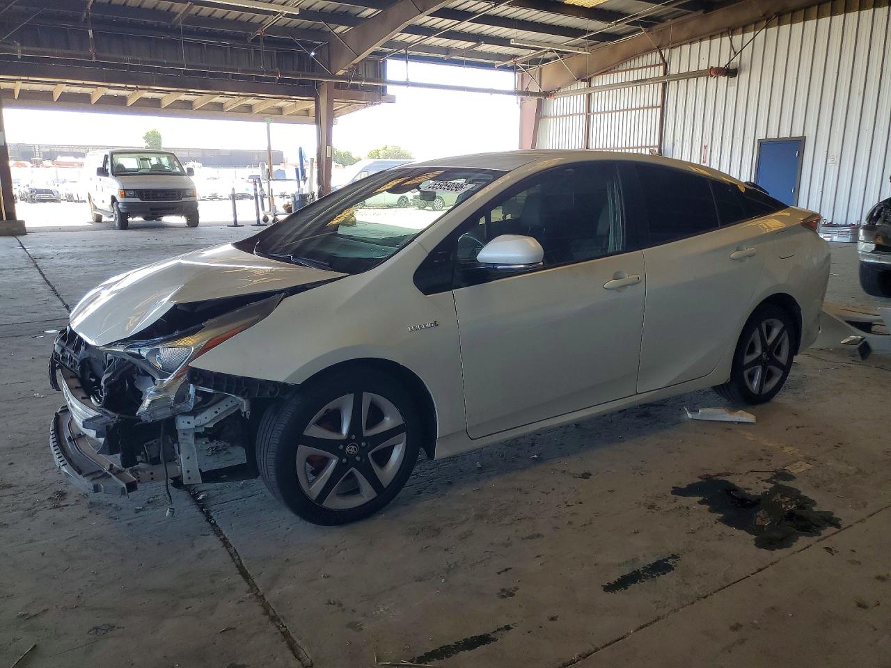 2016 TOYOTA PRIUS THREE TOURING