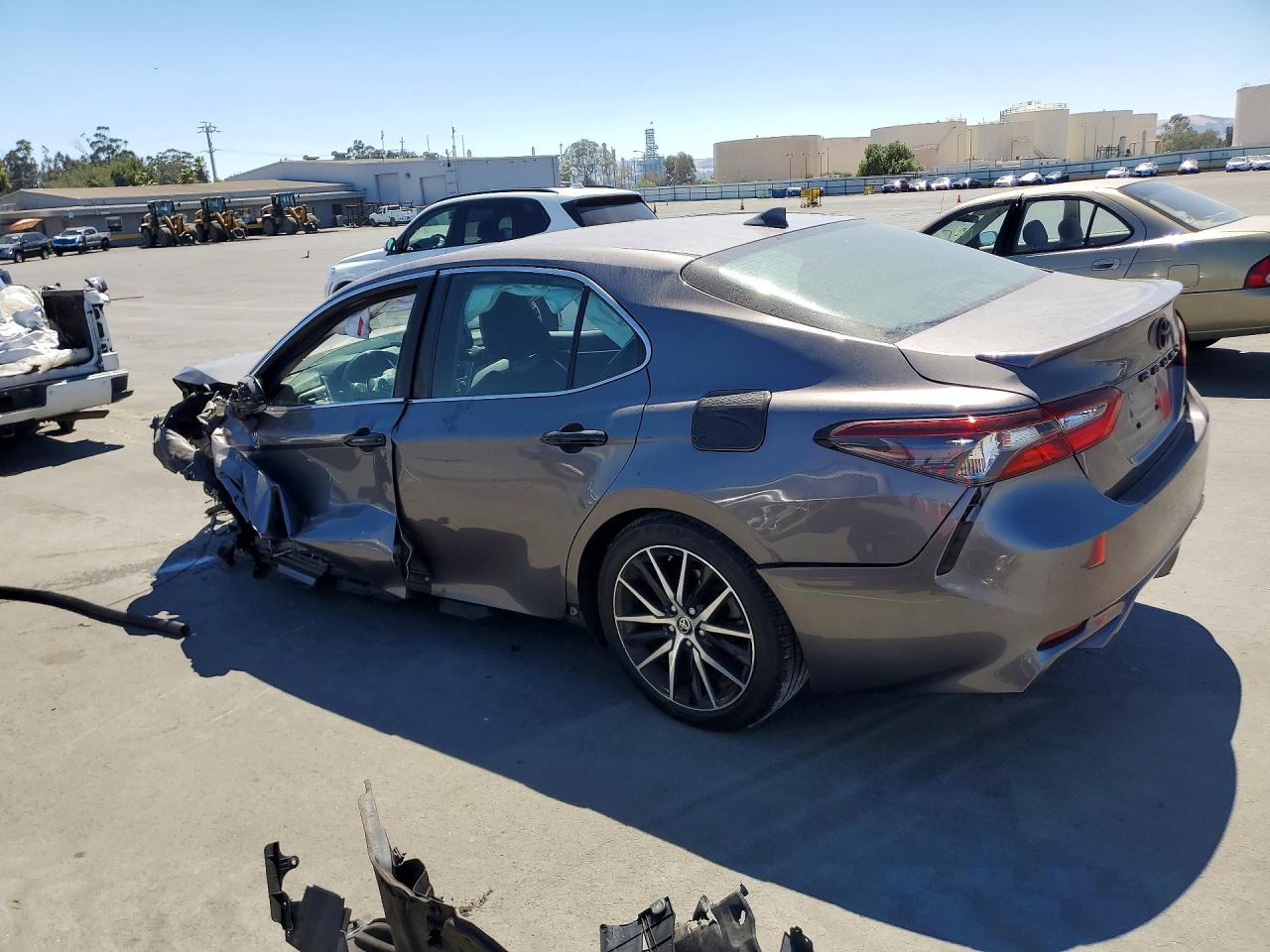 2021 TOYOTA CAMRY SE — снимка 2