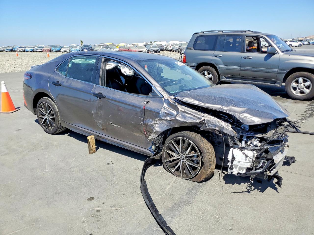 2021 TOYOTA CAMRY SE — снимка 4