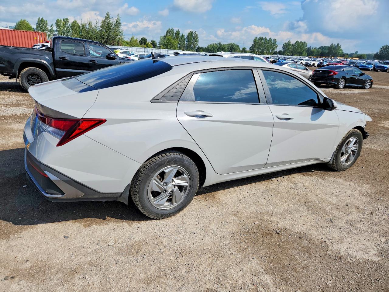 2025 HYUNDAI ELANTRA SEL SPORT — снимка 3