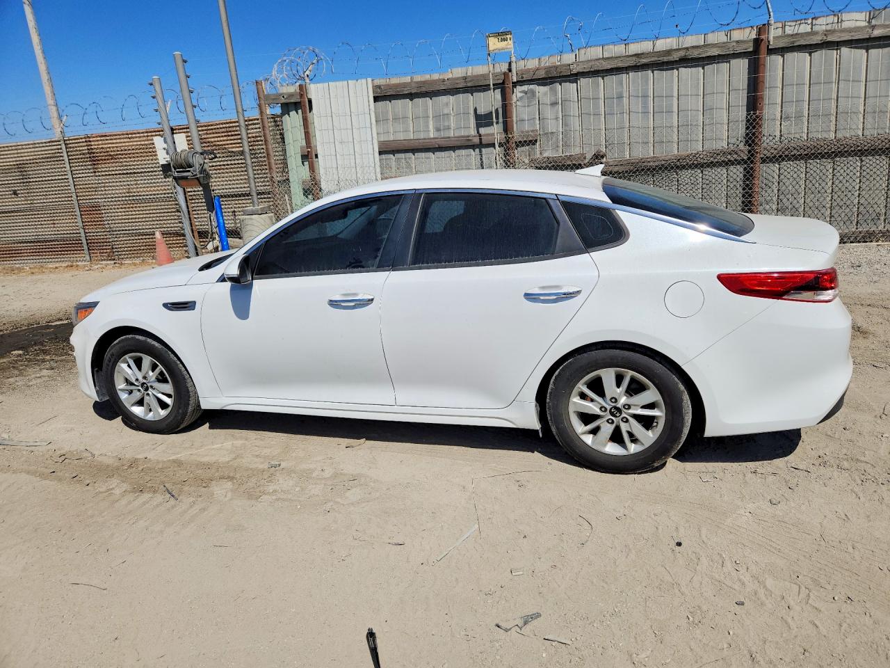 2016 KIA OPTIMA LX — снимка 2