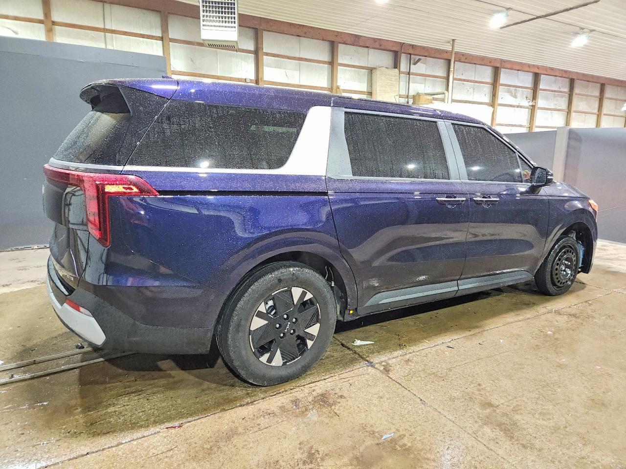 2027 KIA CARNIVAL LXS — photo 3