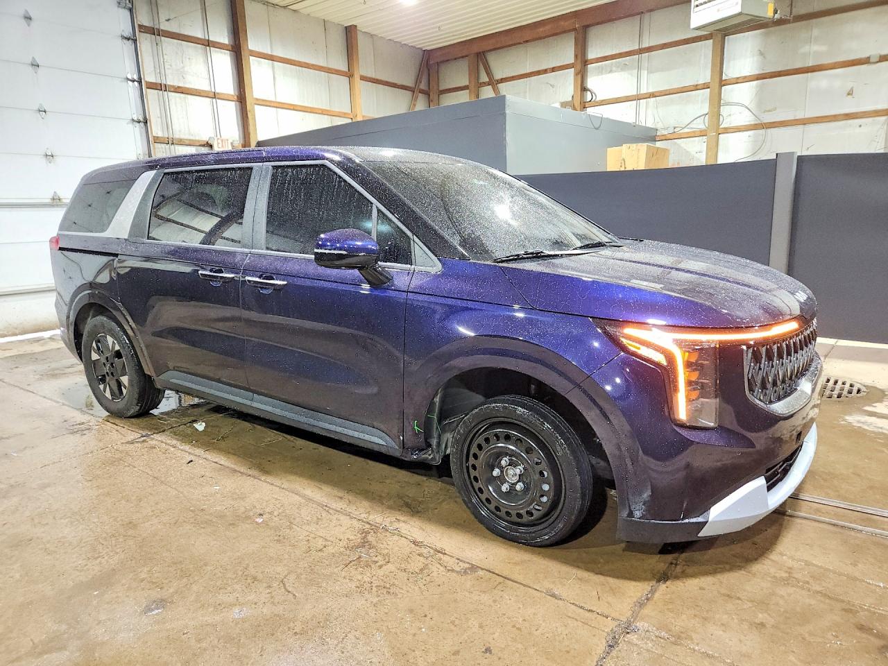 2027 KIA CARNIVAL LXS — photo 4