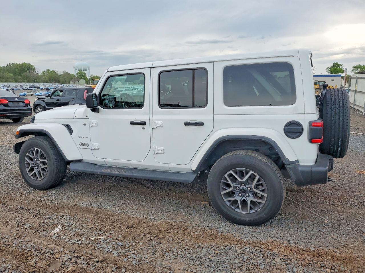 2024 JEEP WRANGLER SAHARA — снимка 2