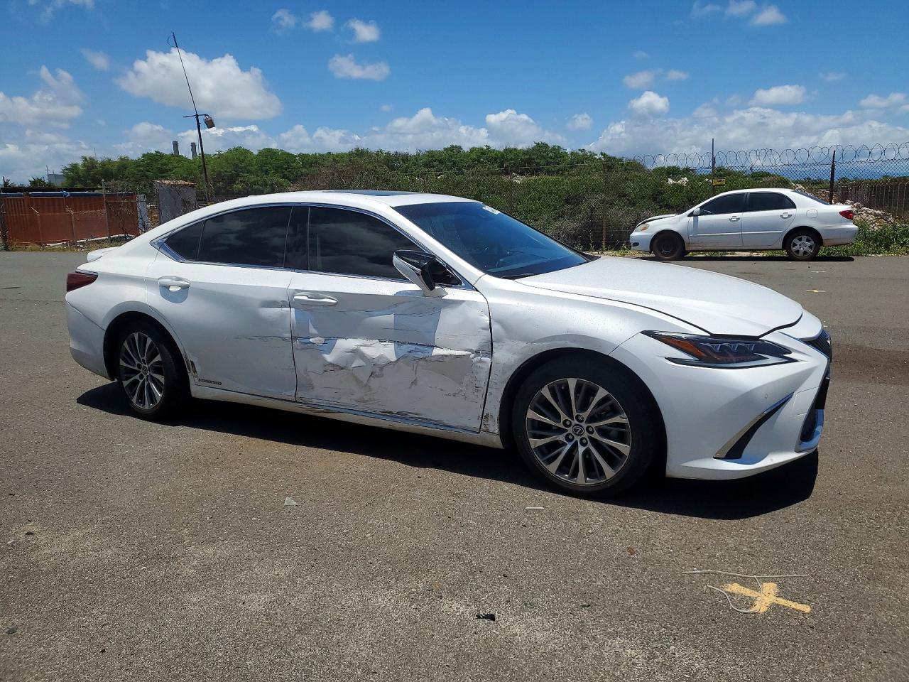 2019 LEXUS ES 300H — снимка 4
