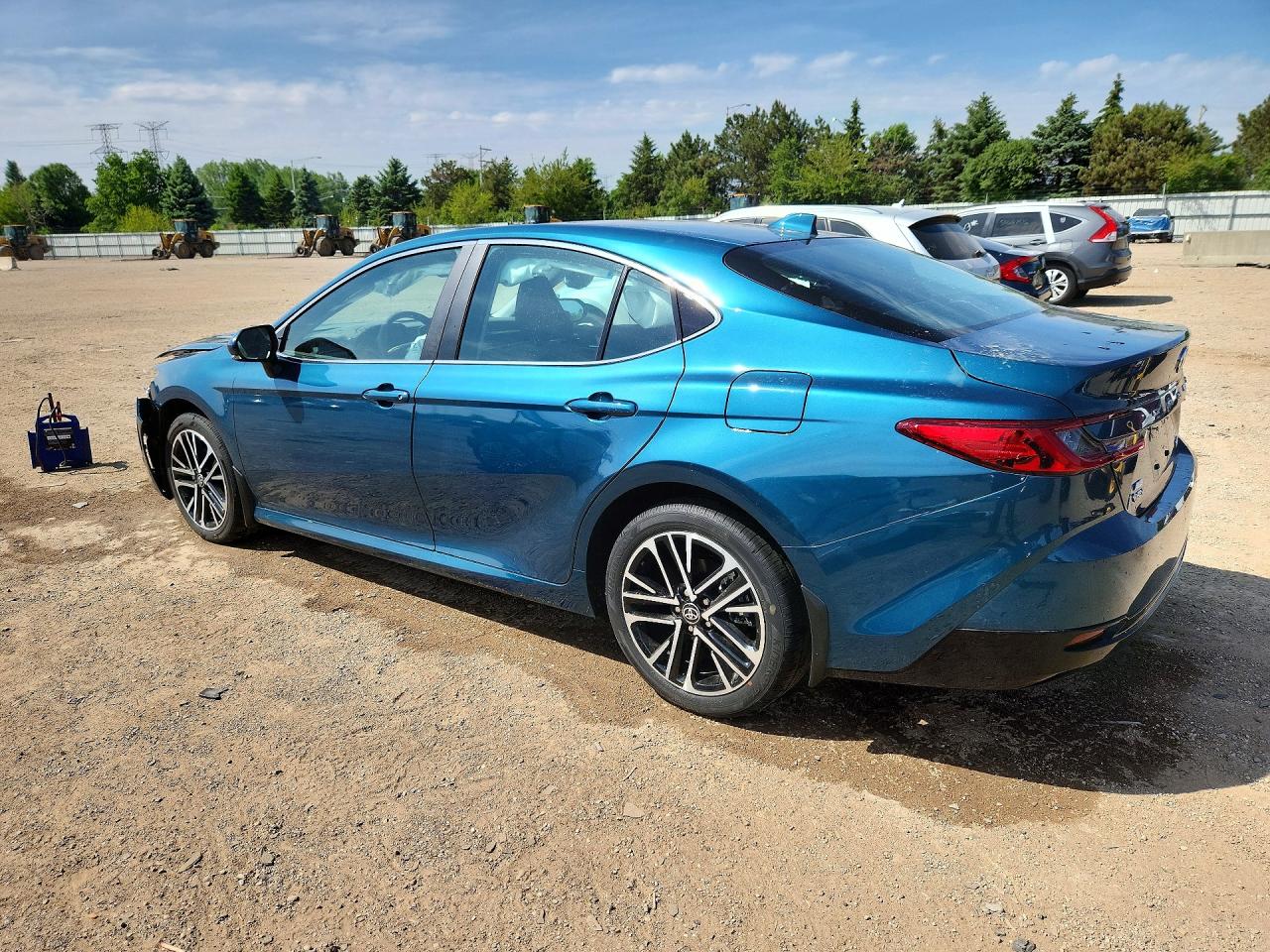 2026 TOYOTA CAMRY XLE — снимка 2