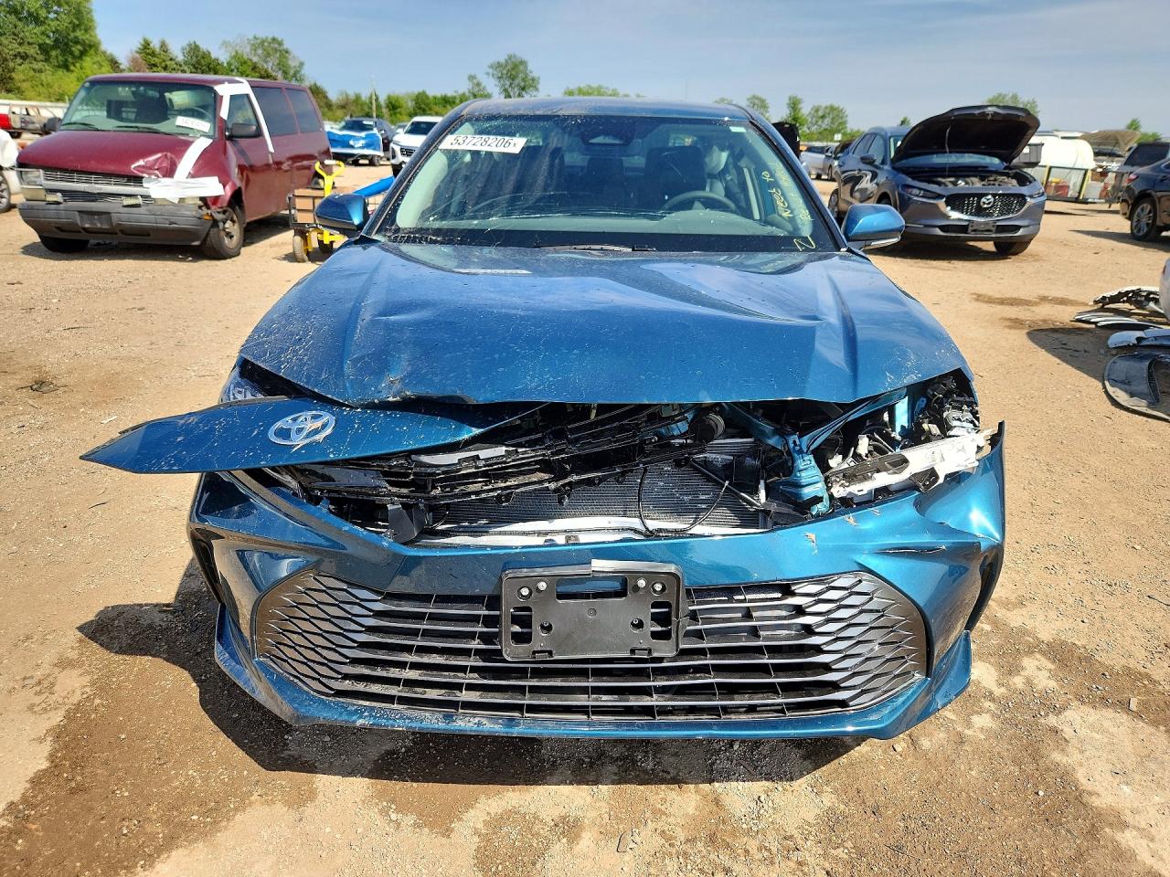 2026 TOYOTA CAMRY XLE — снимка 5