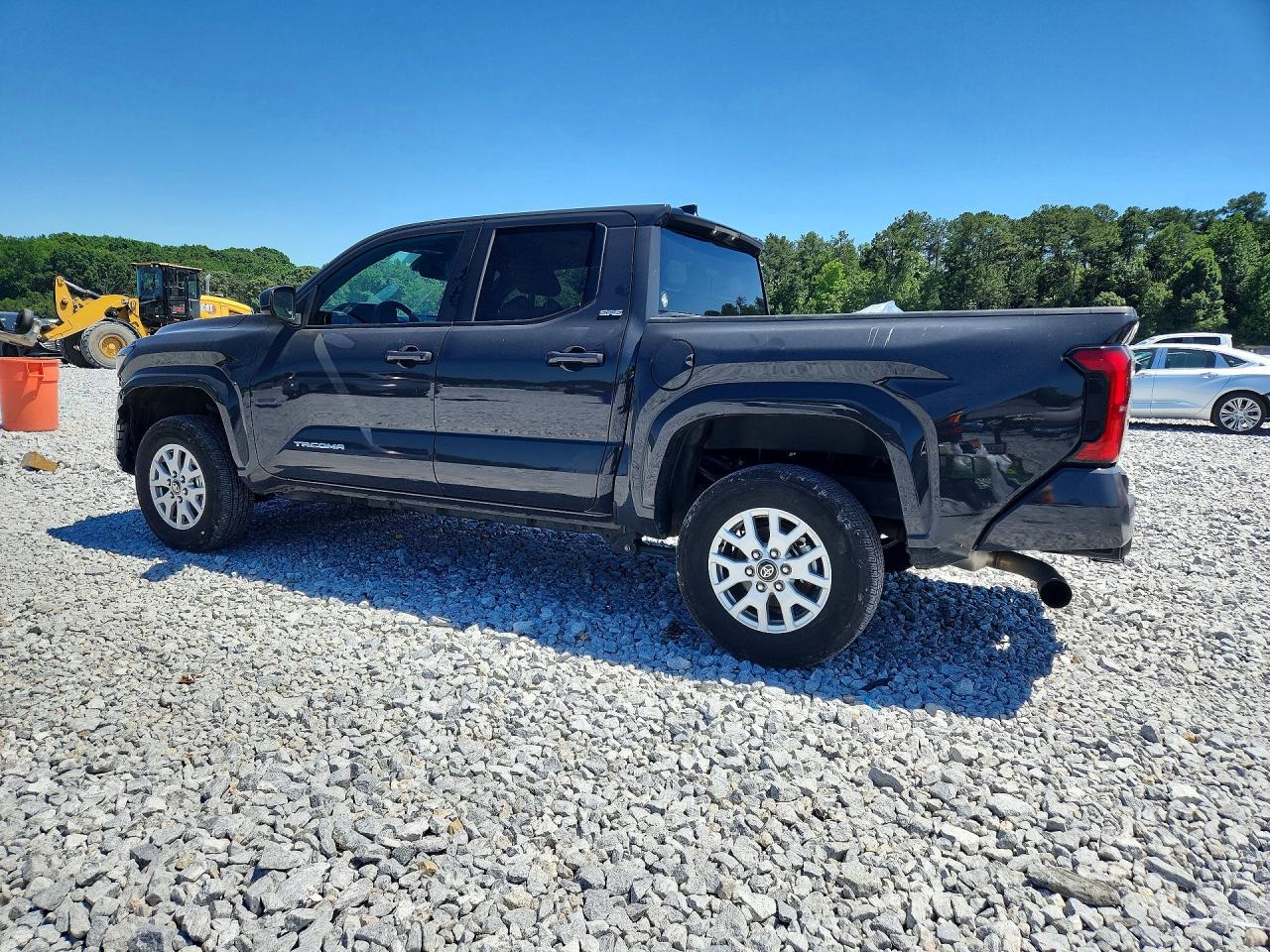 2024 TOYOTA TACOMA SR5 — снимка 2