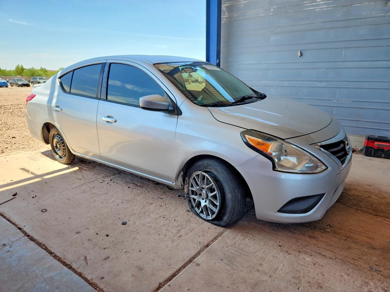2019 NISSAN VERSA SV — снимка 4