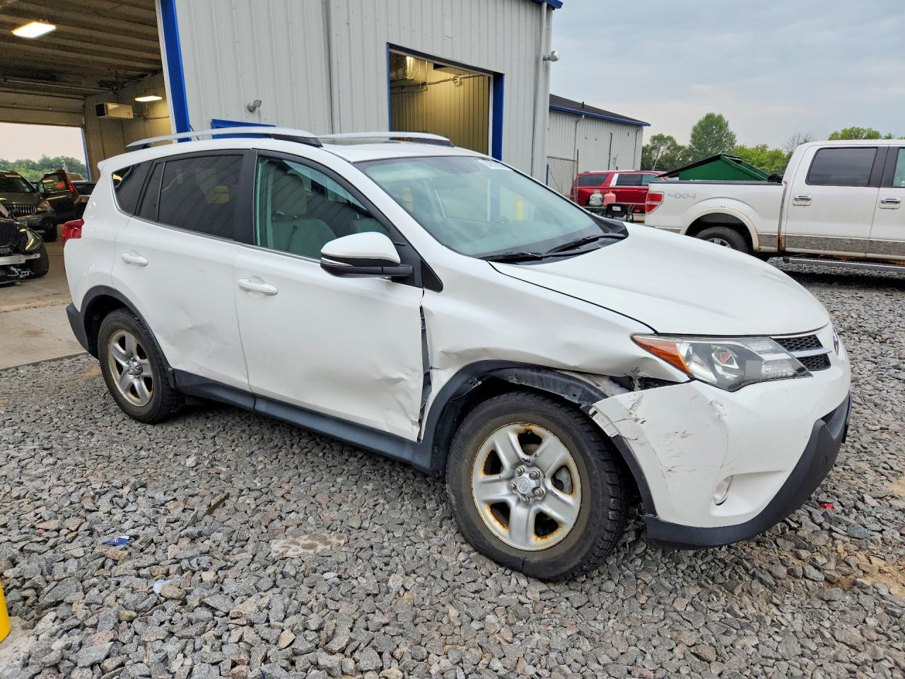 2015 TOYOTA RAV4 XLE — снимка 4